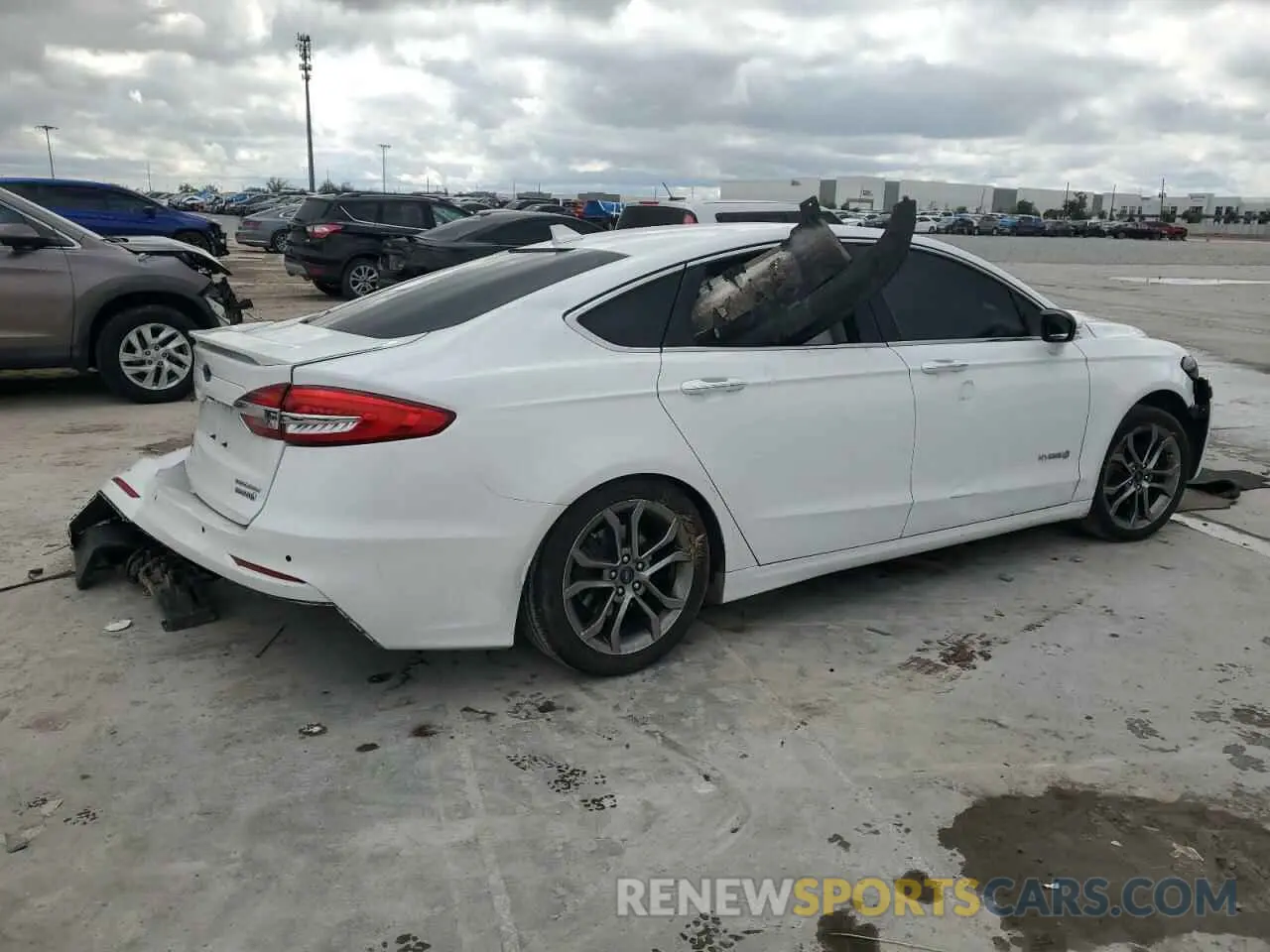 3 Фотография поврежденного автомобиля 3FA6P0RU4KR155929 FORD FUSION 2019