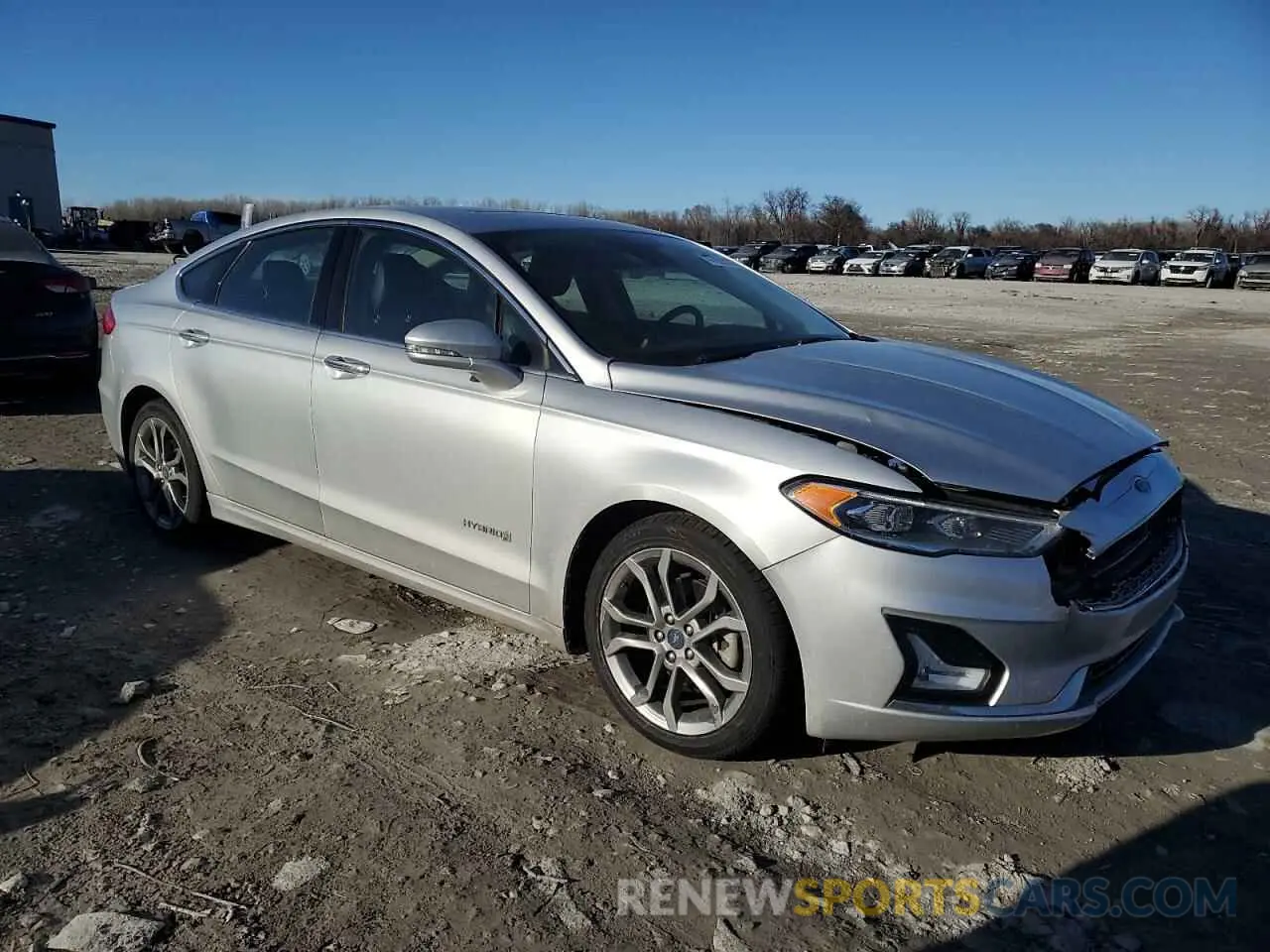 4 Photograph of a damaged car 3FA6P0RU5KR240214 FORD FUSION 2019
