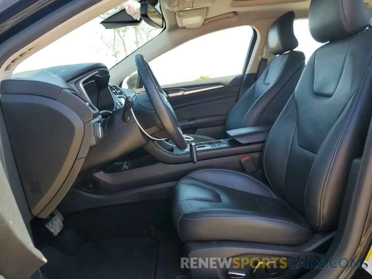 7 Фотография поврежденного автомобиля 3FA6P0RU7KR183739 FORD FUSION 2019