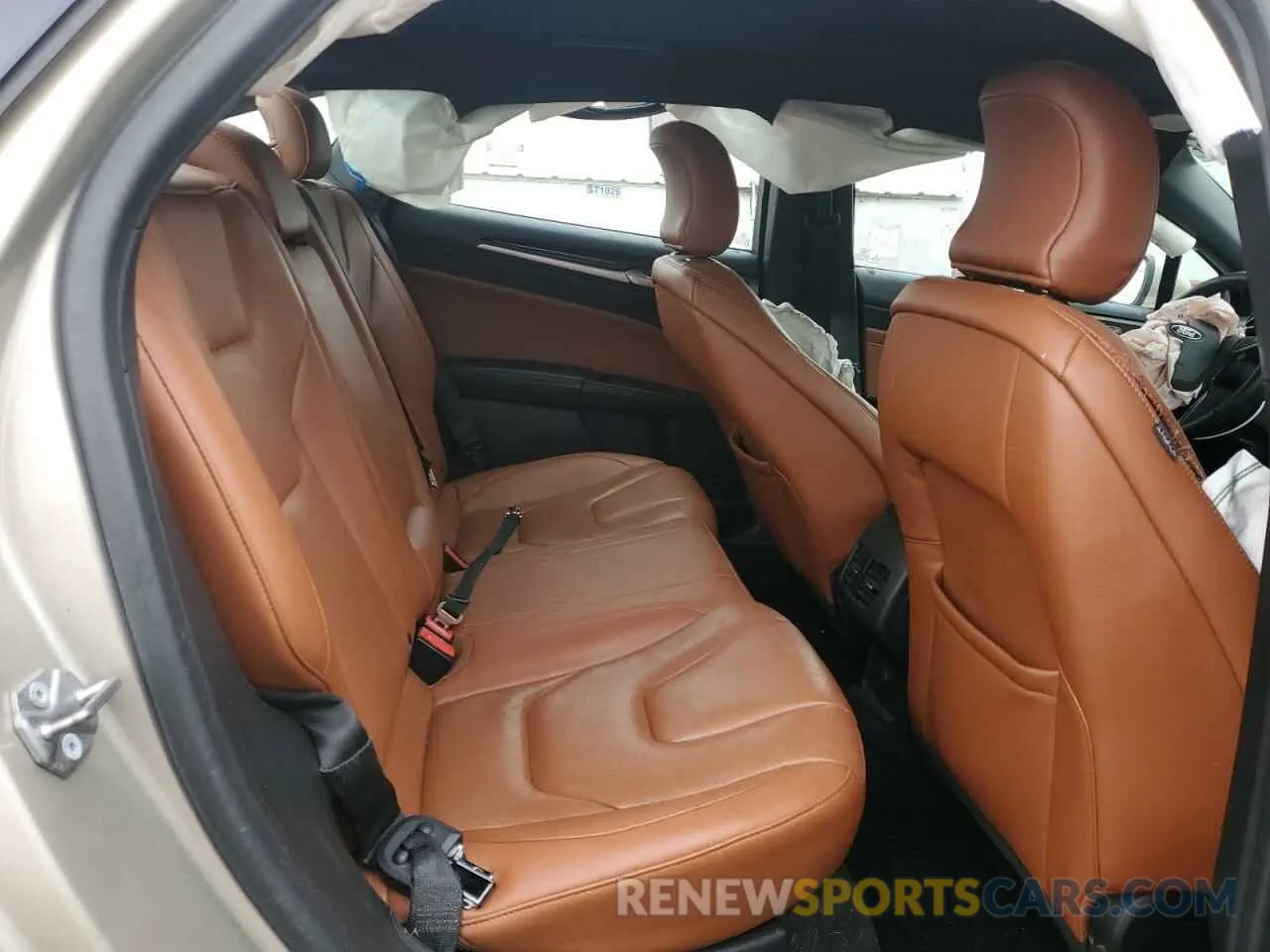 10 Photograph of a damaged car 3FA6P0RU9KR158115 FORD FUSION 2019