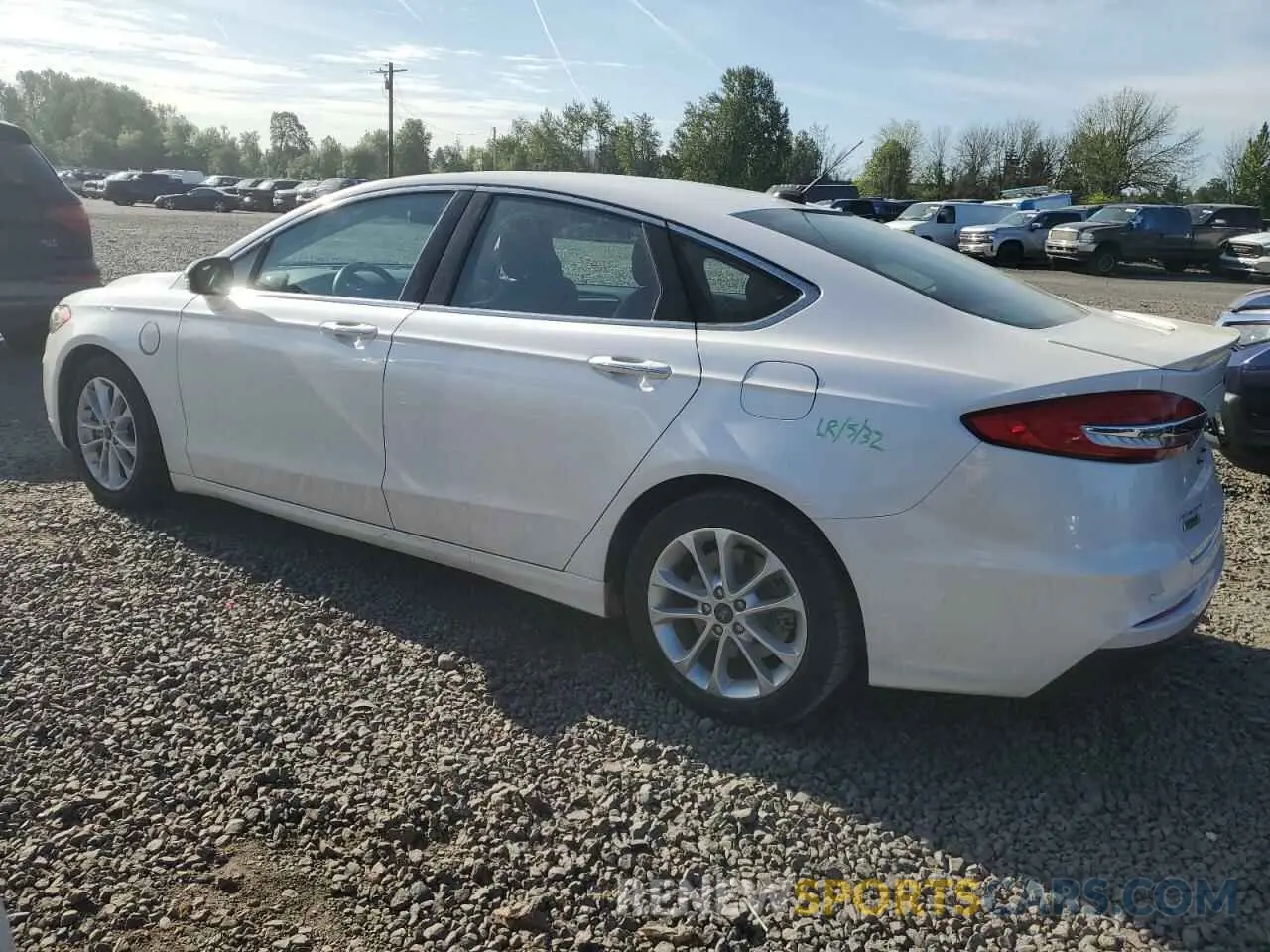 2 Photograph of a damaged car 3FA6P0SU0KR202707 FORD FUSION 2019