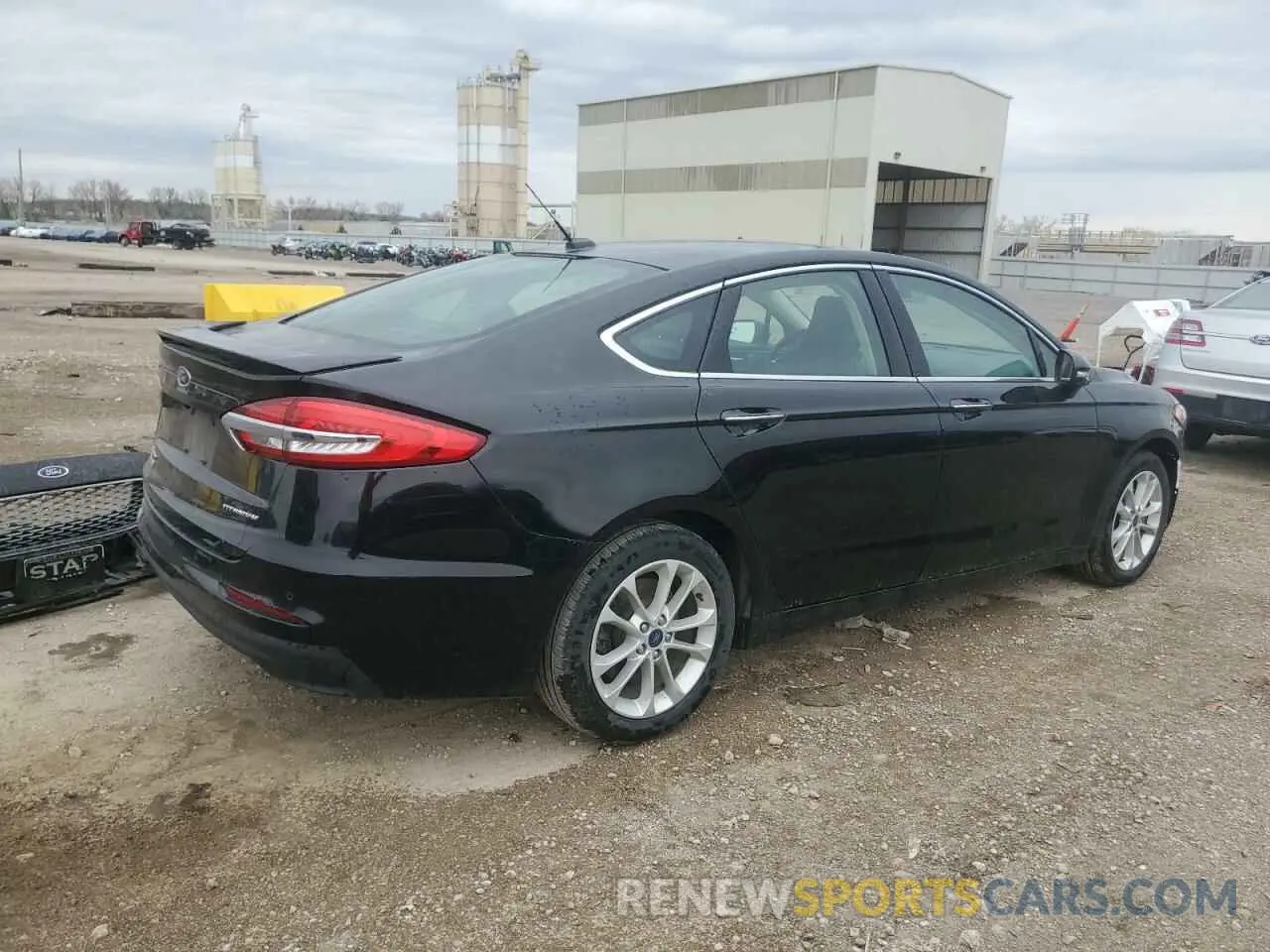 3 Фотография поврежденного автомобиля 3FA6P0SU1KR174285 FORD FUSION 2019