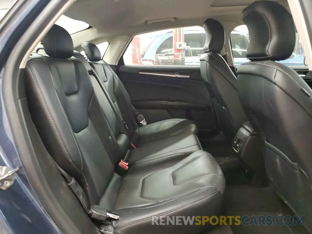10 Photograph of a damaged car 3FA6P0SU1KR191541 FORD FUSION 2019