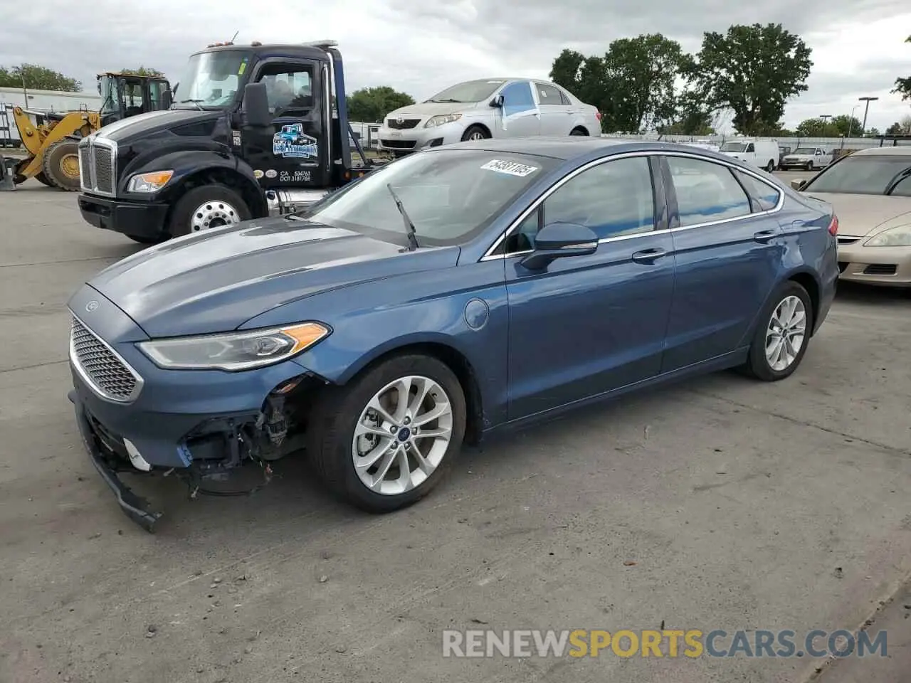 1 Фотография поврежденного автомобиля 3FA6P0SU2KR216561 FORD FUSION 2019