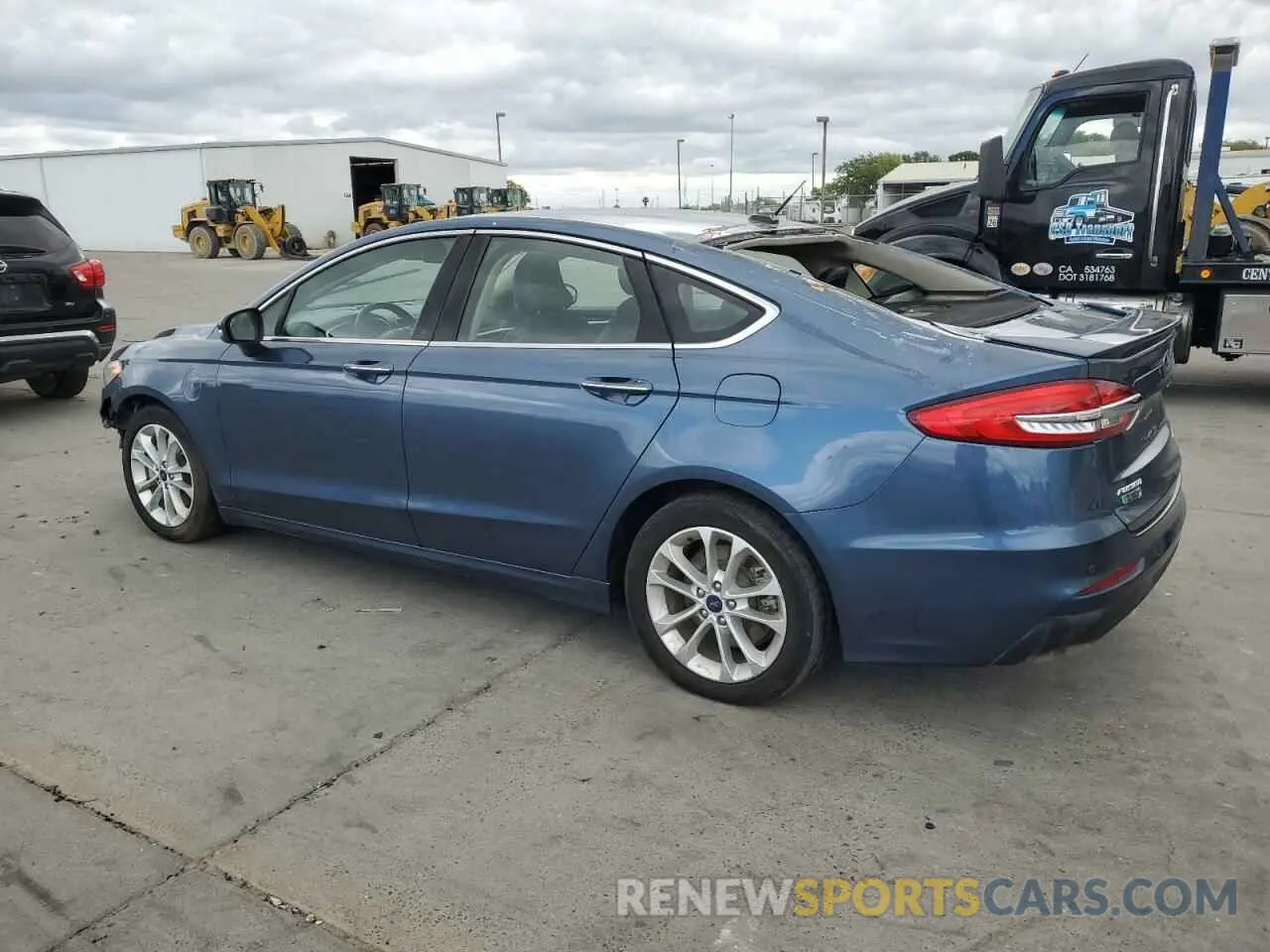 2 Фотография поврежденного автомобиля 3FA6P0SU2KR216561 FORD FUSION 2019