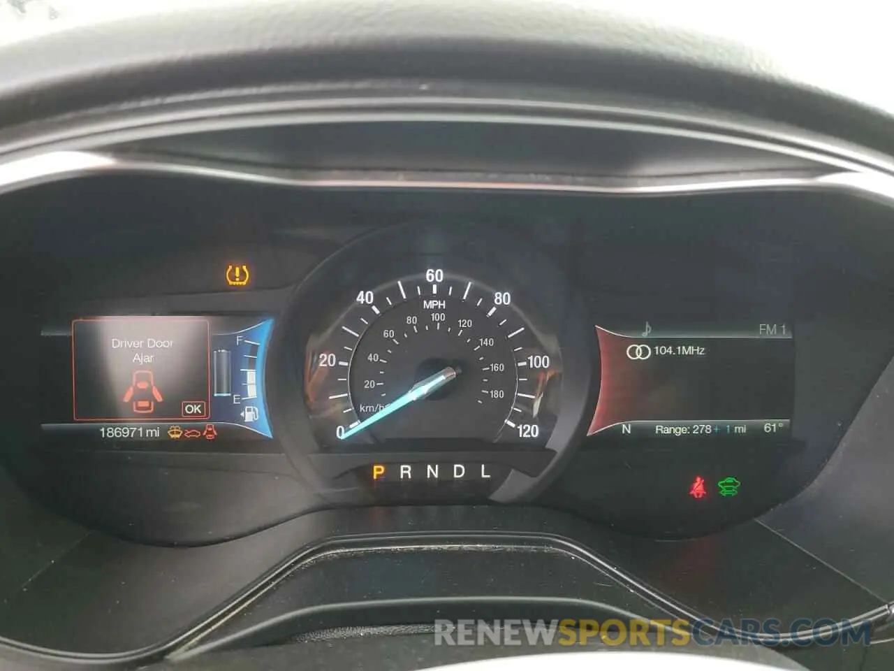 9 Фотография поврежденного автомобиля 3FA6P0SU2KR216561 FORD FUSION 2019