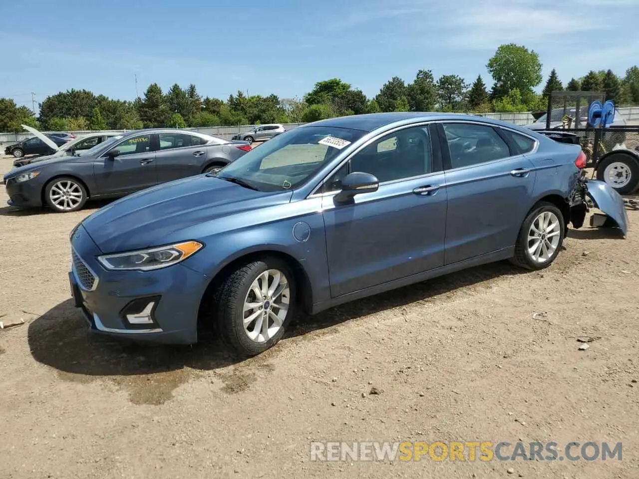 1 Фотография поврежденного автомобиля 3FA6P0SU2KR236244 FORD FUSION 2019