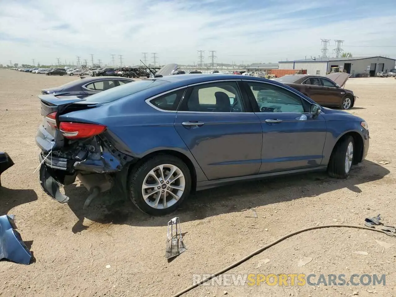 3 Фотография поврежденного автомобиля 3FA6P0SU2KR236244 FORD FUSION 2019