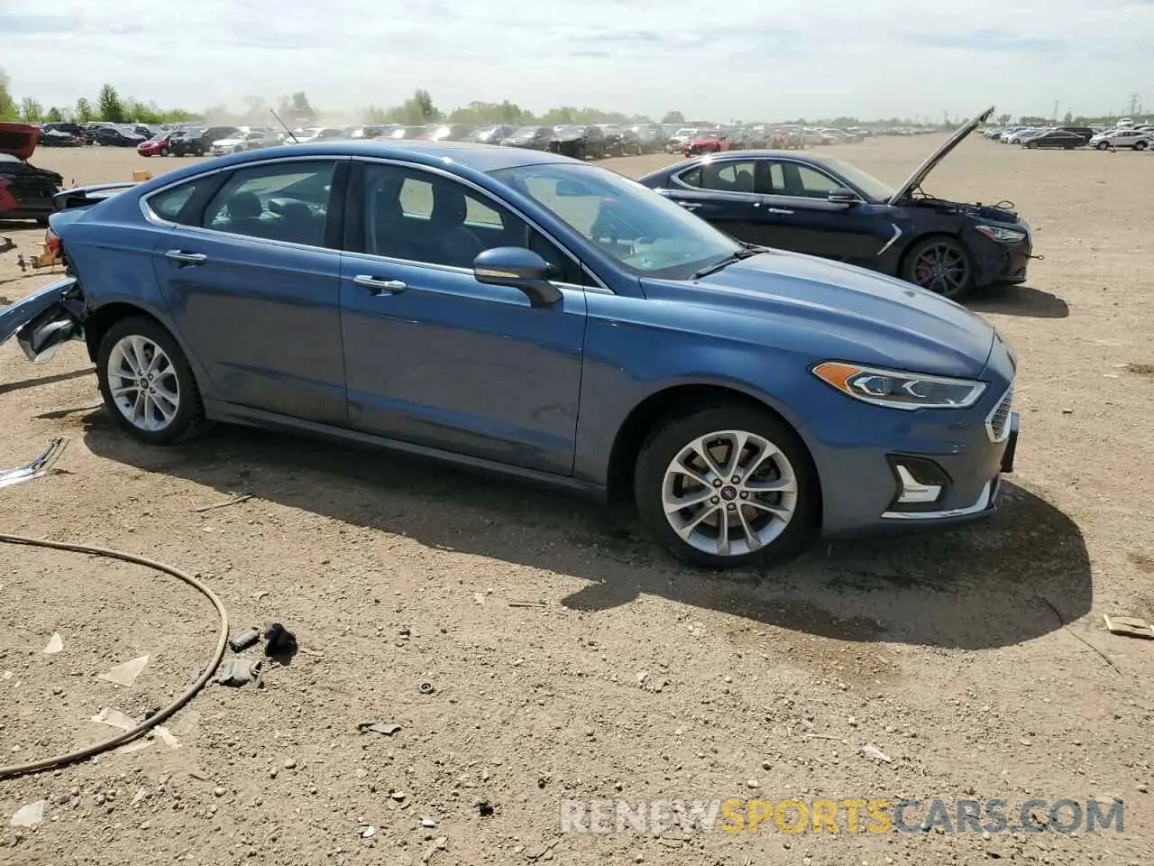 4 Фотография поврежденного автомобиля 3FA6P0SU2KR236244 FORD FUSION 2019