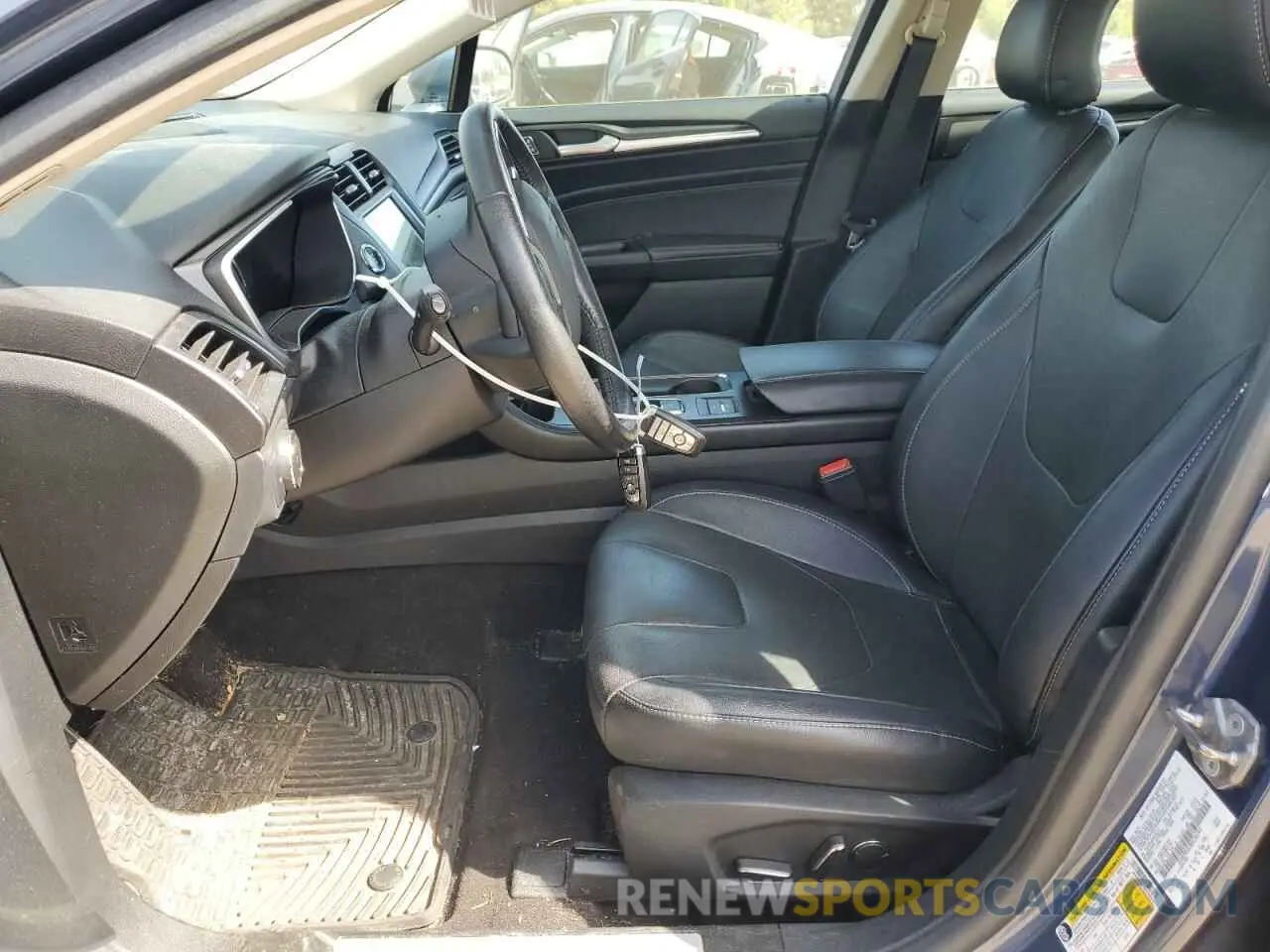 7 Фотография поврежденного автомобиля 3FA6P0SU2KR236244 FORD FUSION 2019