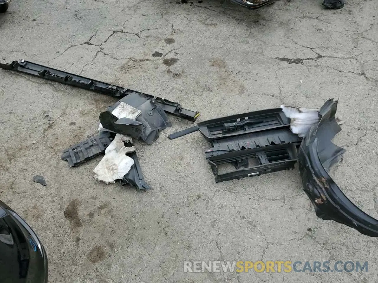 12 Photograph of a damaged car 3FA6P0SU3KR101581 FORD FUSION 2019