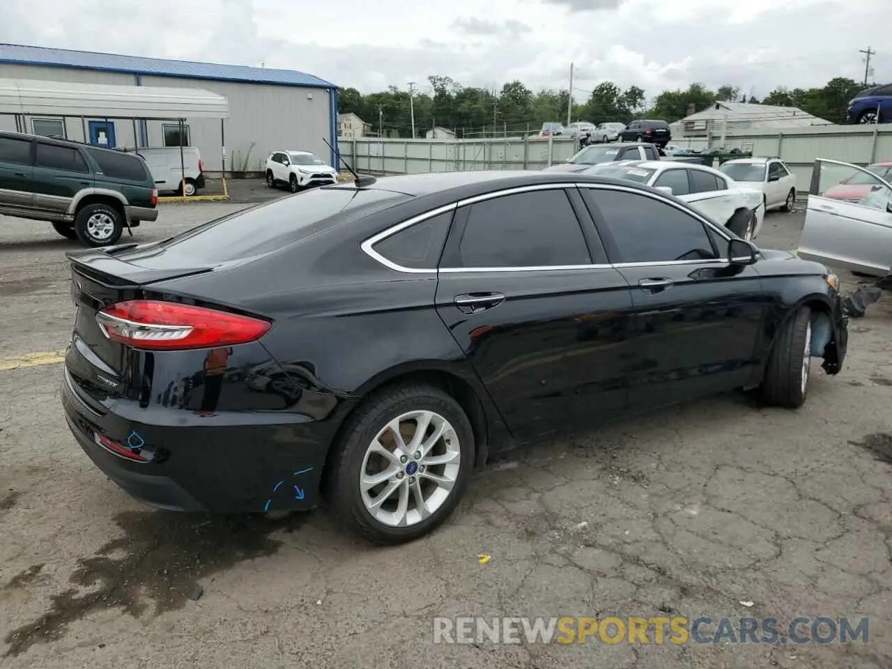 3 Photograph of a damaged car 3FA6P0SU3KR101581 FORD FUSION 2019
