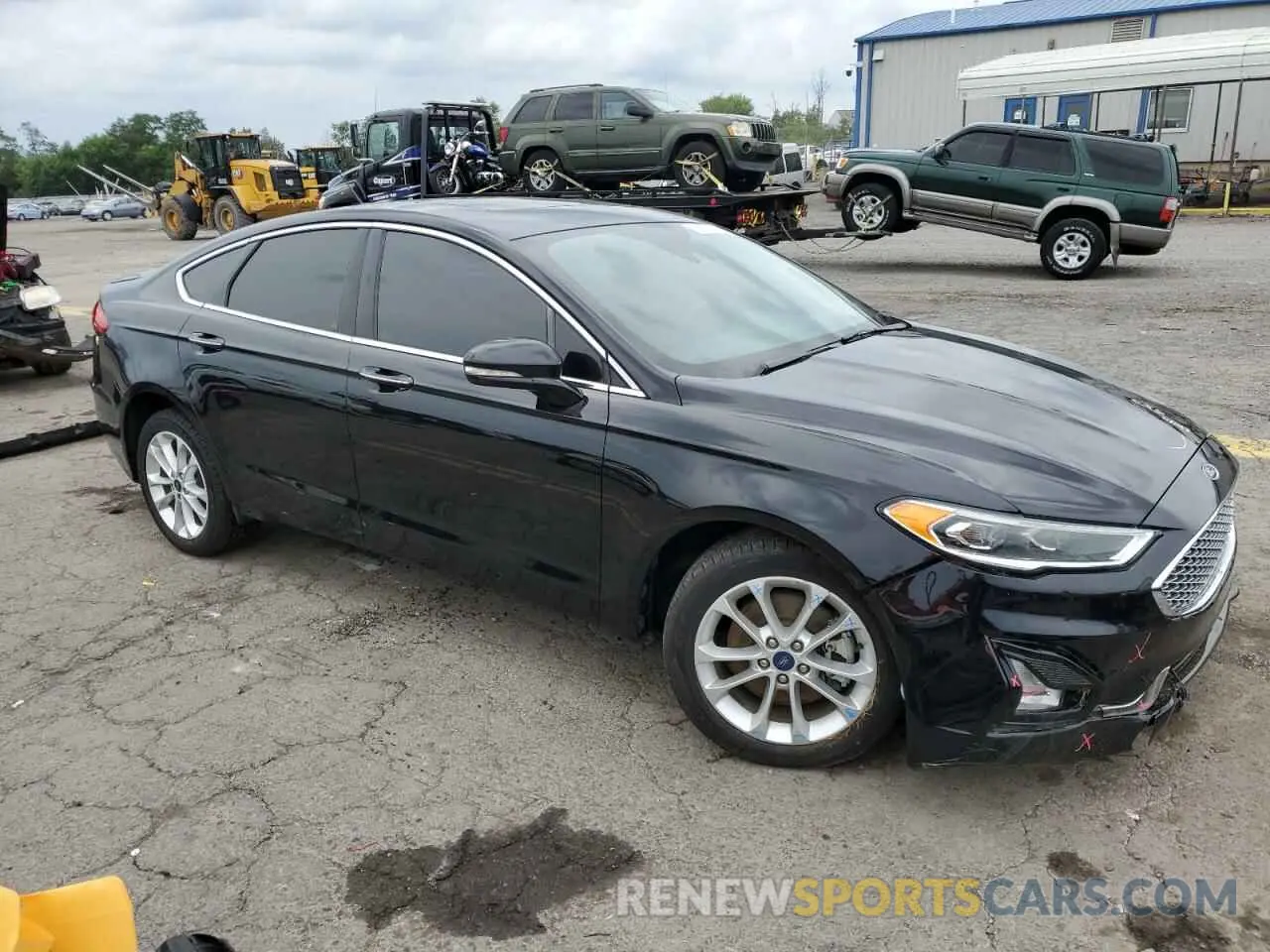 4 Photograph of a damaged car 3FA6P0SU3KR101581 FORD FUSION 2019