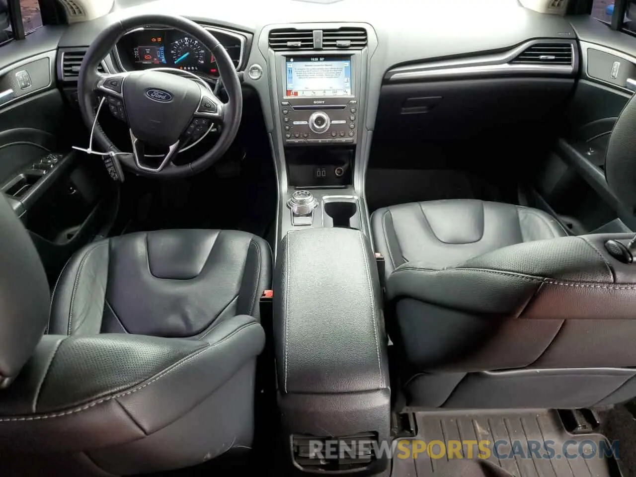 8 Photograph of a damaged car 3FA6P0SU3KR101581 FORD FUSION 2019