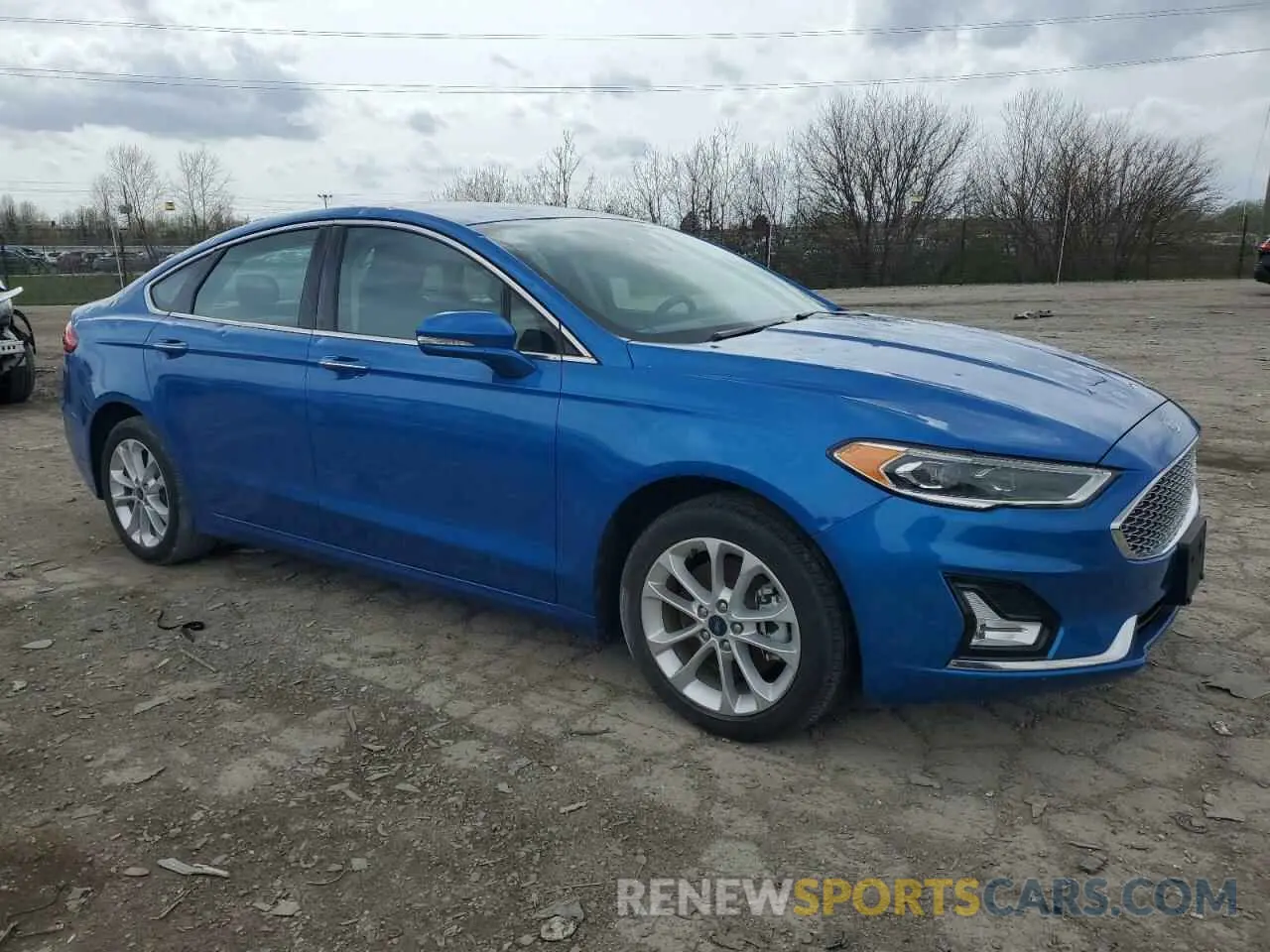 4 Photograph of a damaged car 3FA6P0SU5KR252292 FORD FUSION 2019