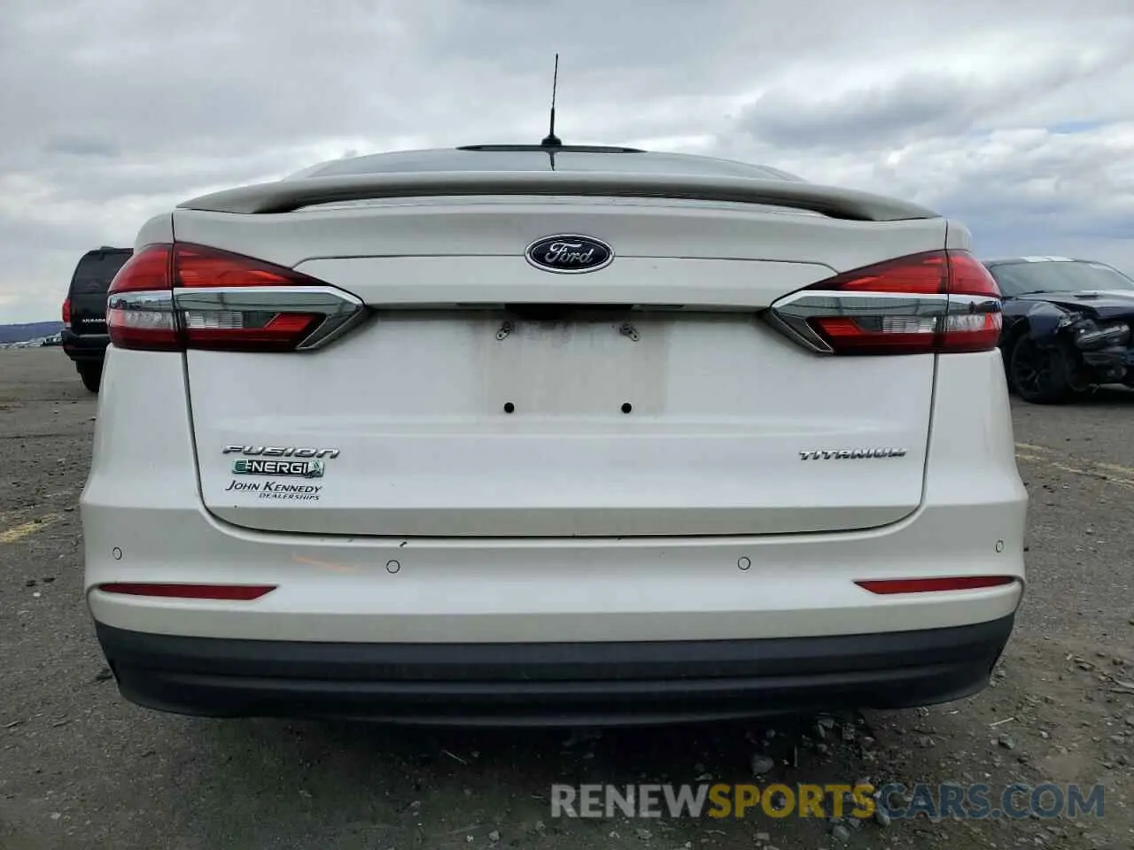 6 Photograph of a damaged car 3FA6P0SU6KR213095 FORD FUSION 2019