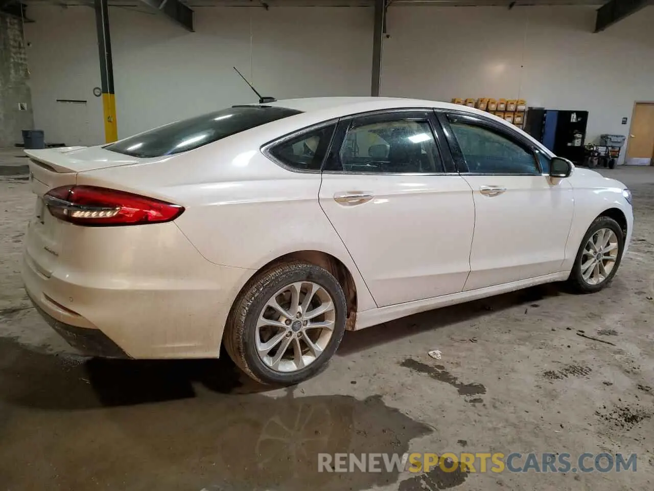 3 Photograph of a damaged car 3FA6P0SU6KR279839 FORD FUSION 2019