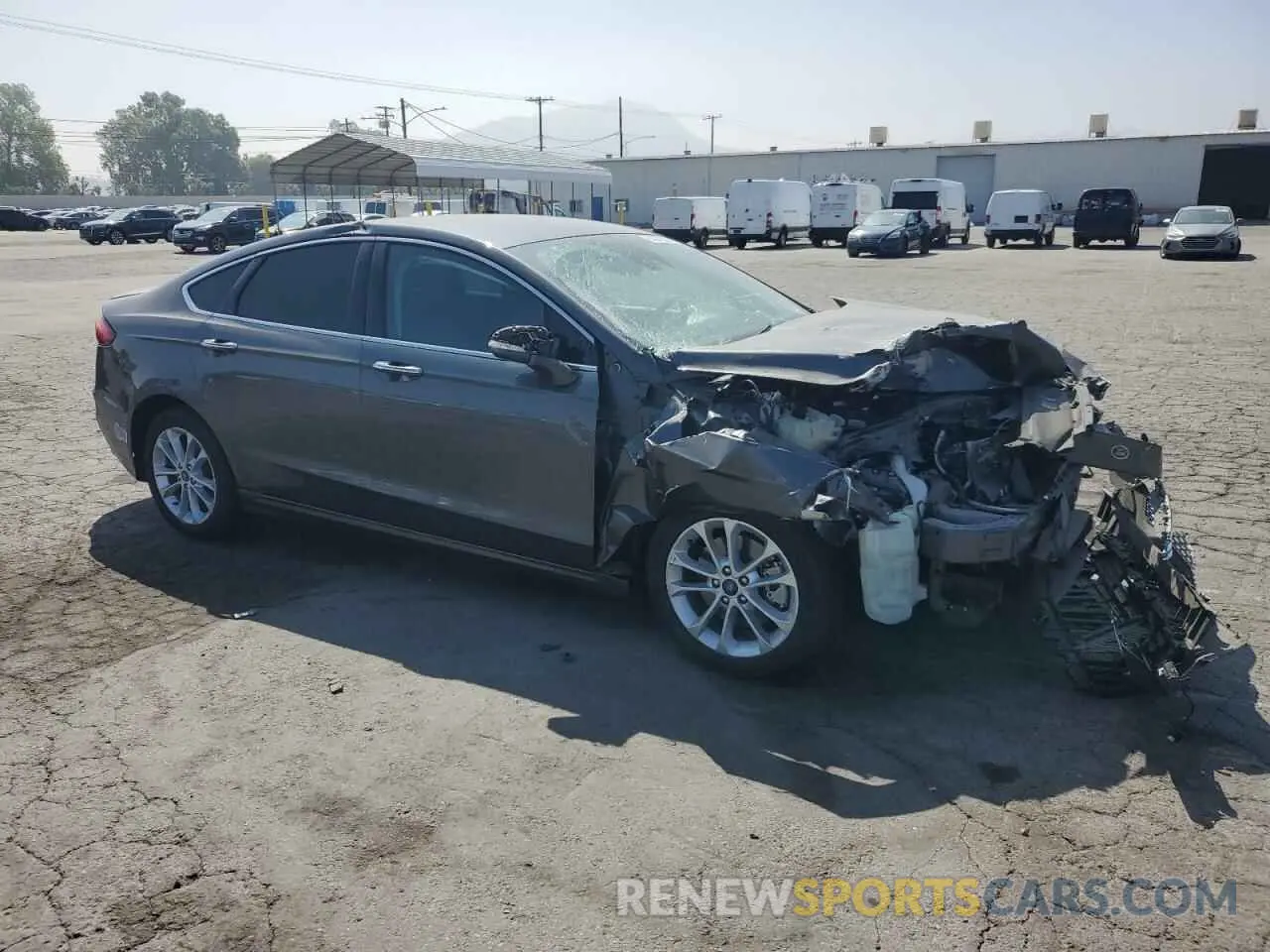 4 Фотография поврежденного автомобиля 3FA6P0SU6KR284460 FORD FUSION 2019