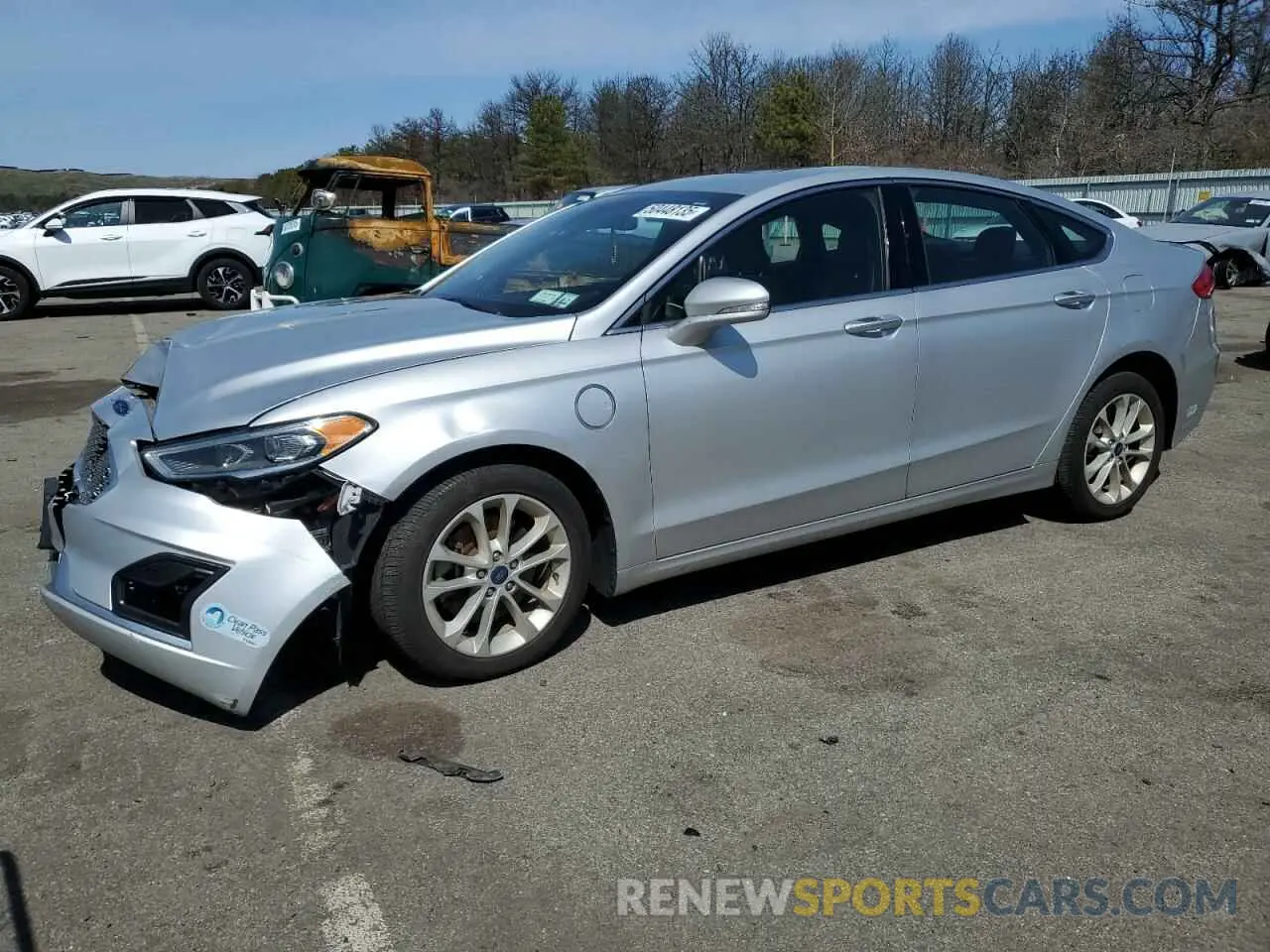 1 Photograph of a damaged car 3FA6P0SU7KR192046 FORD FUSION 2019