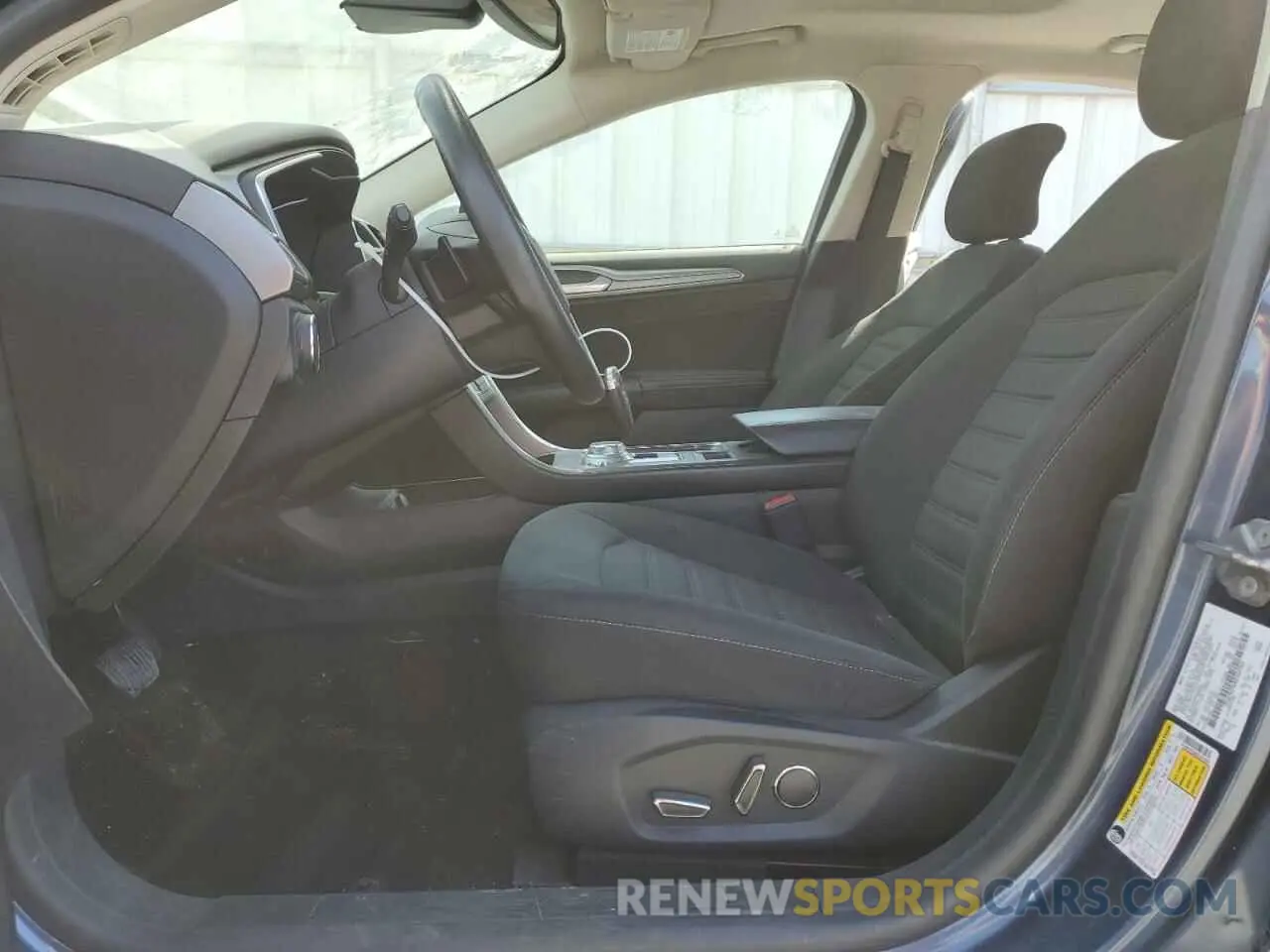 7 Photograph of a damaged car 3FA6P0T90KR260360 FORD FUSION 2019