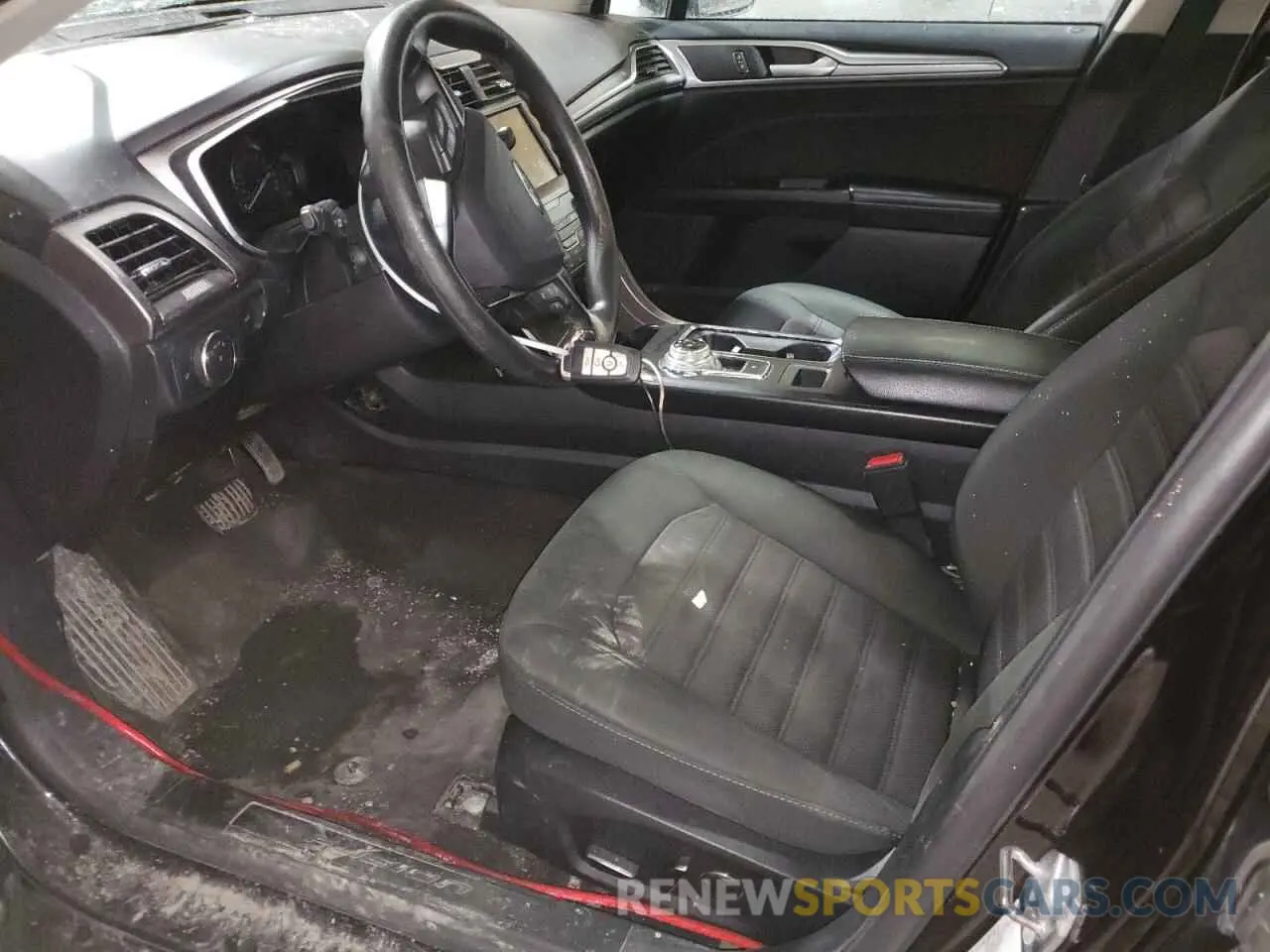 7 Photograph of a damaged car 3FA6P0T90KR261119 FORD FUSION 2019