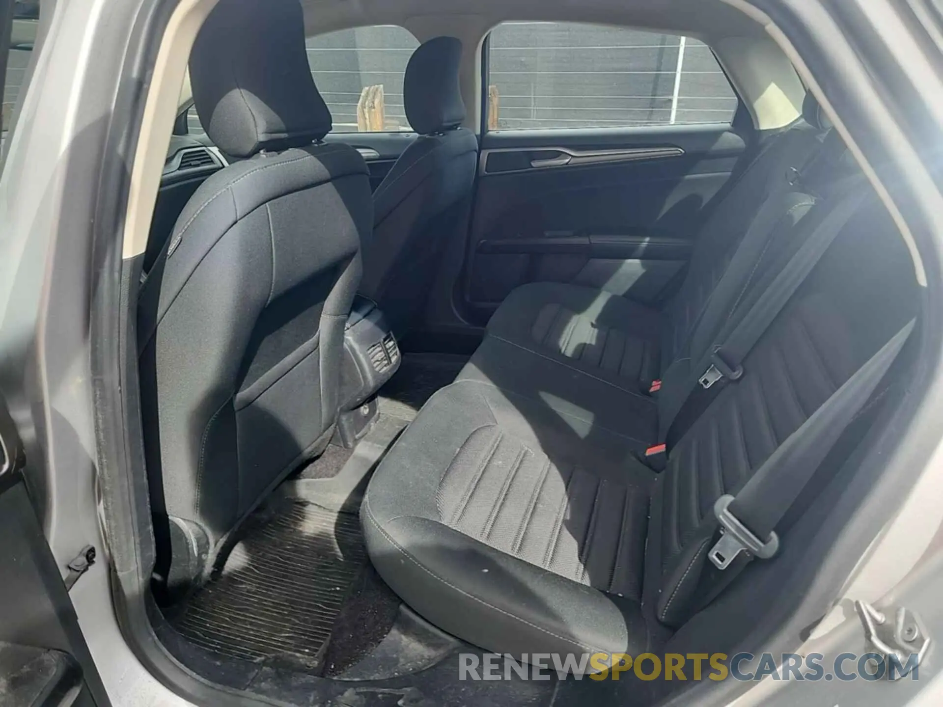 11 Фотография поврежденного автомобиля 3FA6P0T92KR103669 FORD FUSION 2019