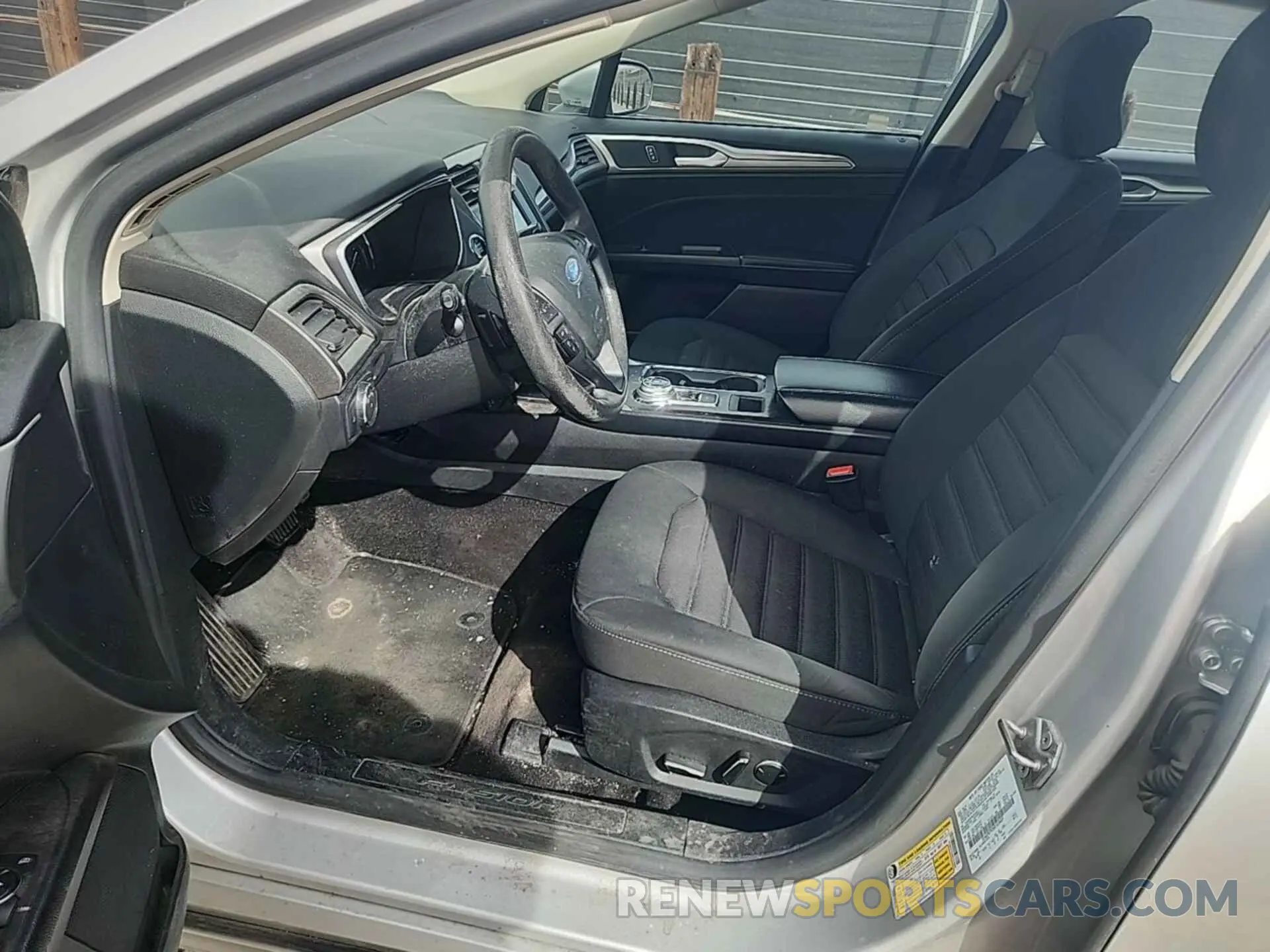 13 Фотография поврежденного автомобиля 3FA6P0T92KR103669 FORD FUSION 2019
