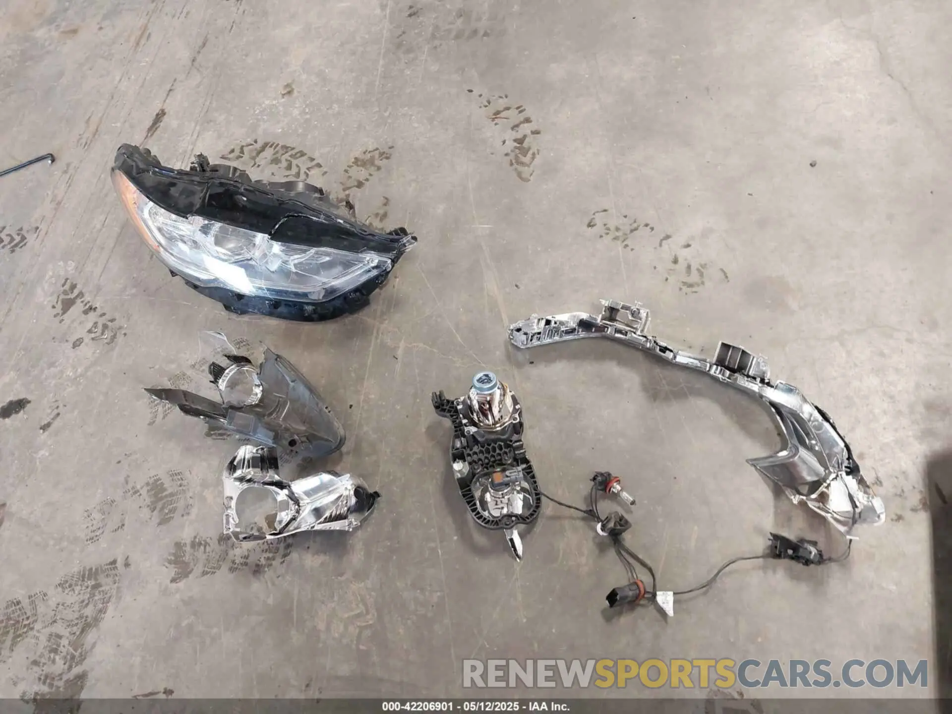 12 Фотография поврежденного автомобиля 3FA6P0T92KR216957 FORD FUSION 2019