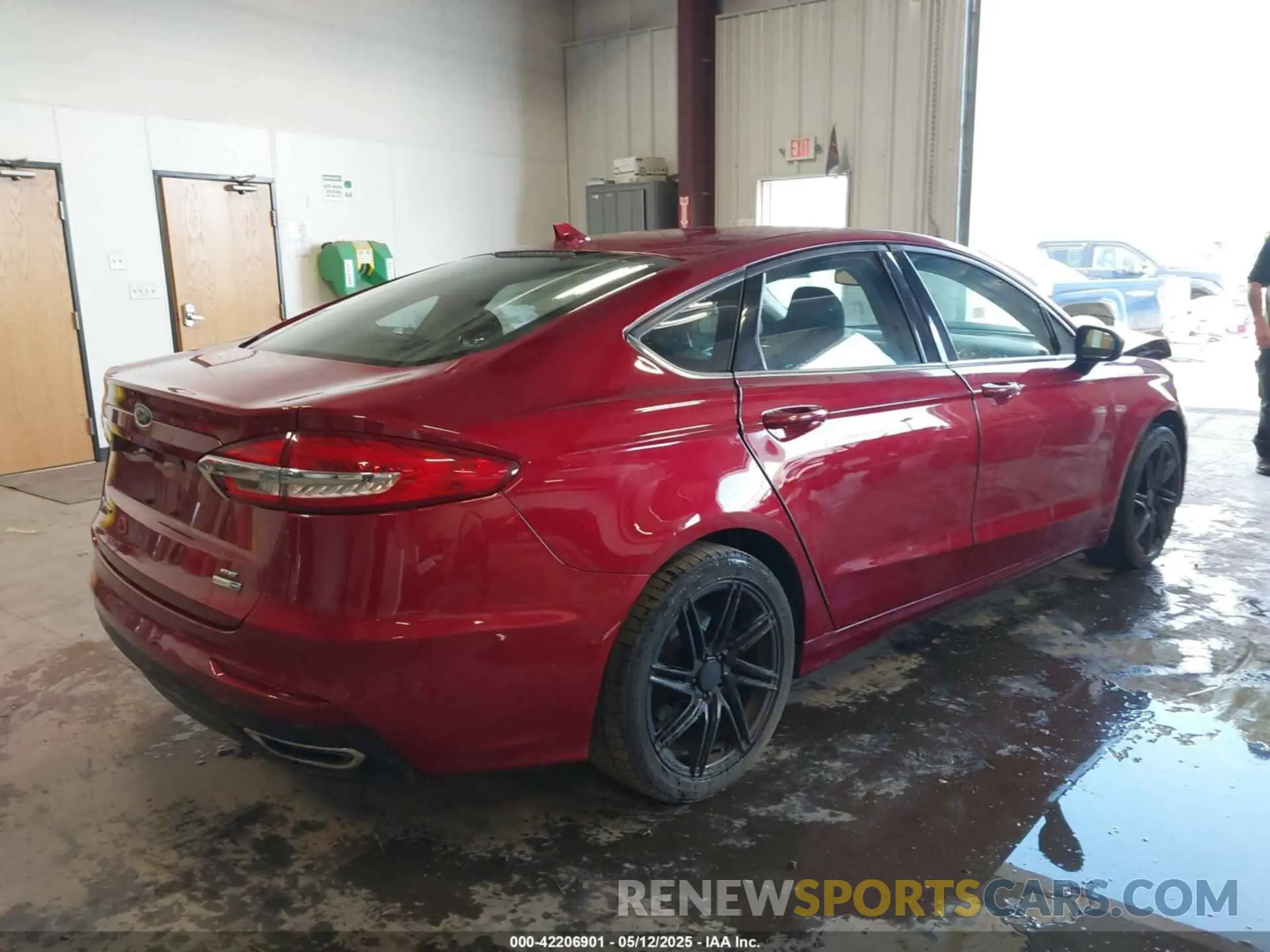 4 Фотография поврежденного автомобиля 3FA6P0T92KR216957 FORD FUSION 2019