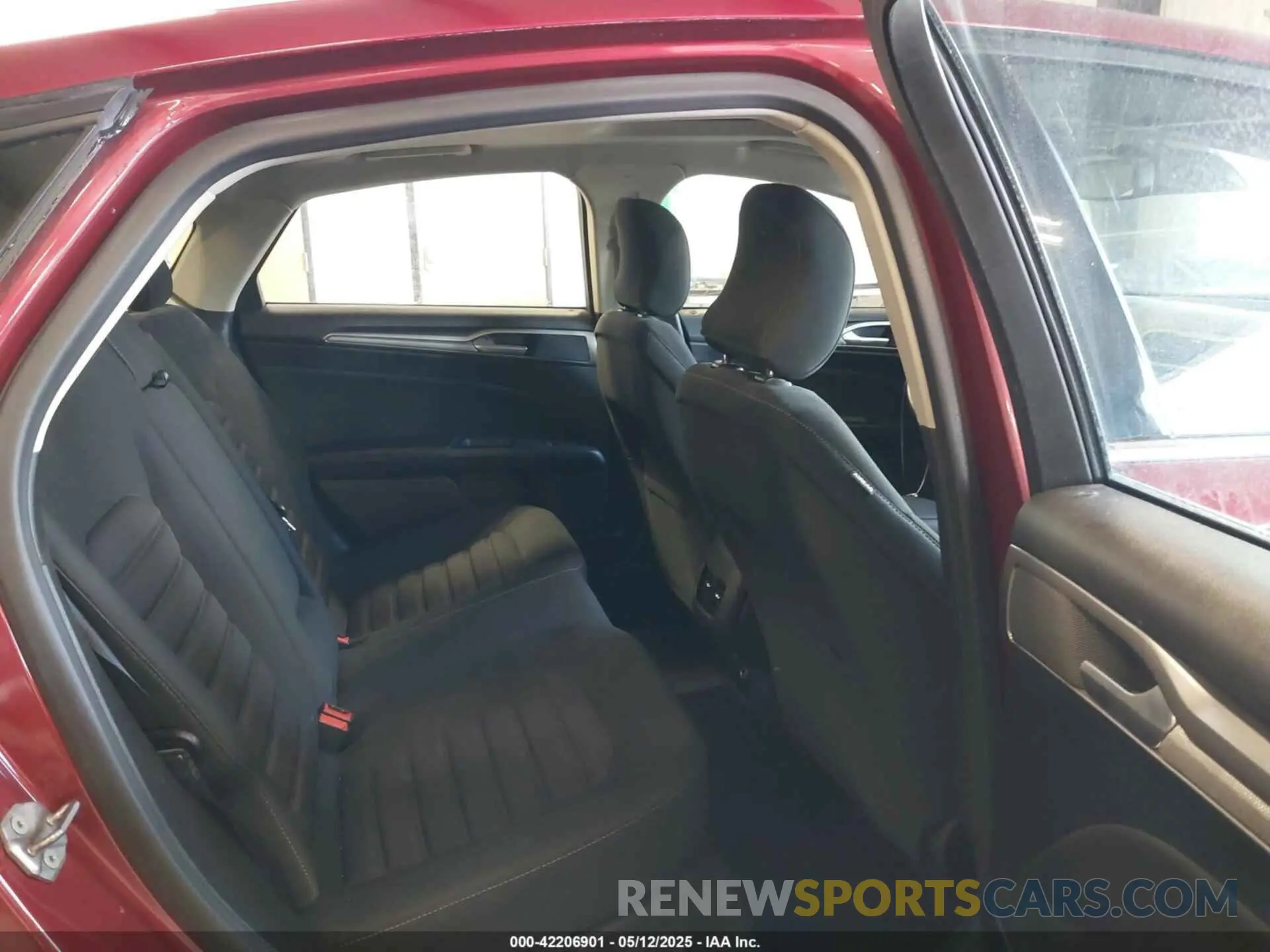 8 Фотография поврежденного автомобиля 3FA6P0T92KR216957 FORD FUSION 2019