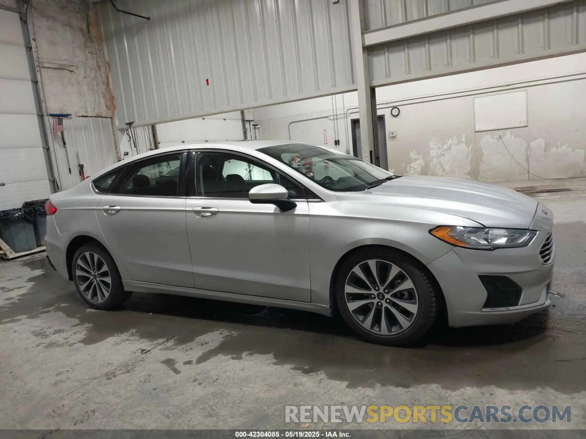 14 Photograph of a damaged car 3FA6P0T92KR261140 FORD FUSION 2019