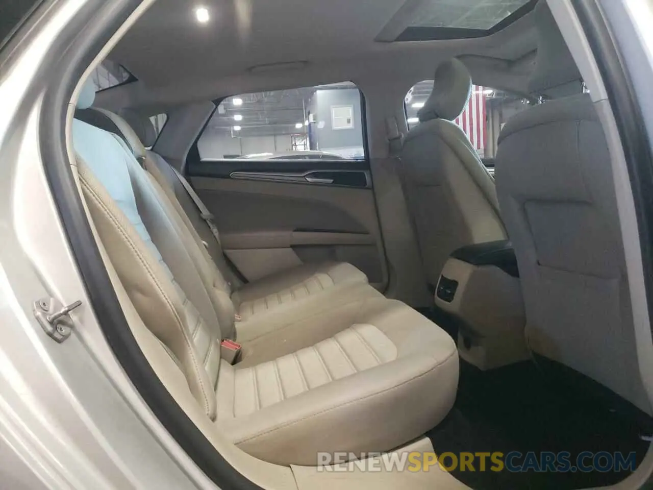 10 Photograph of a damaged car 3FA6P0T92KR264958 FORD FUSION 2019