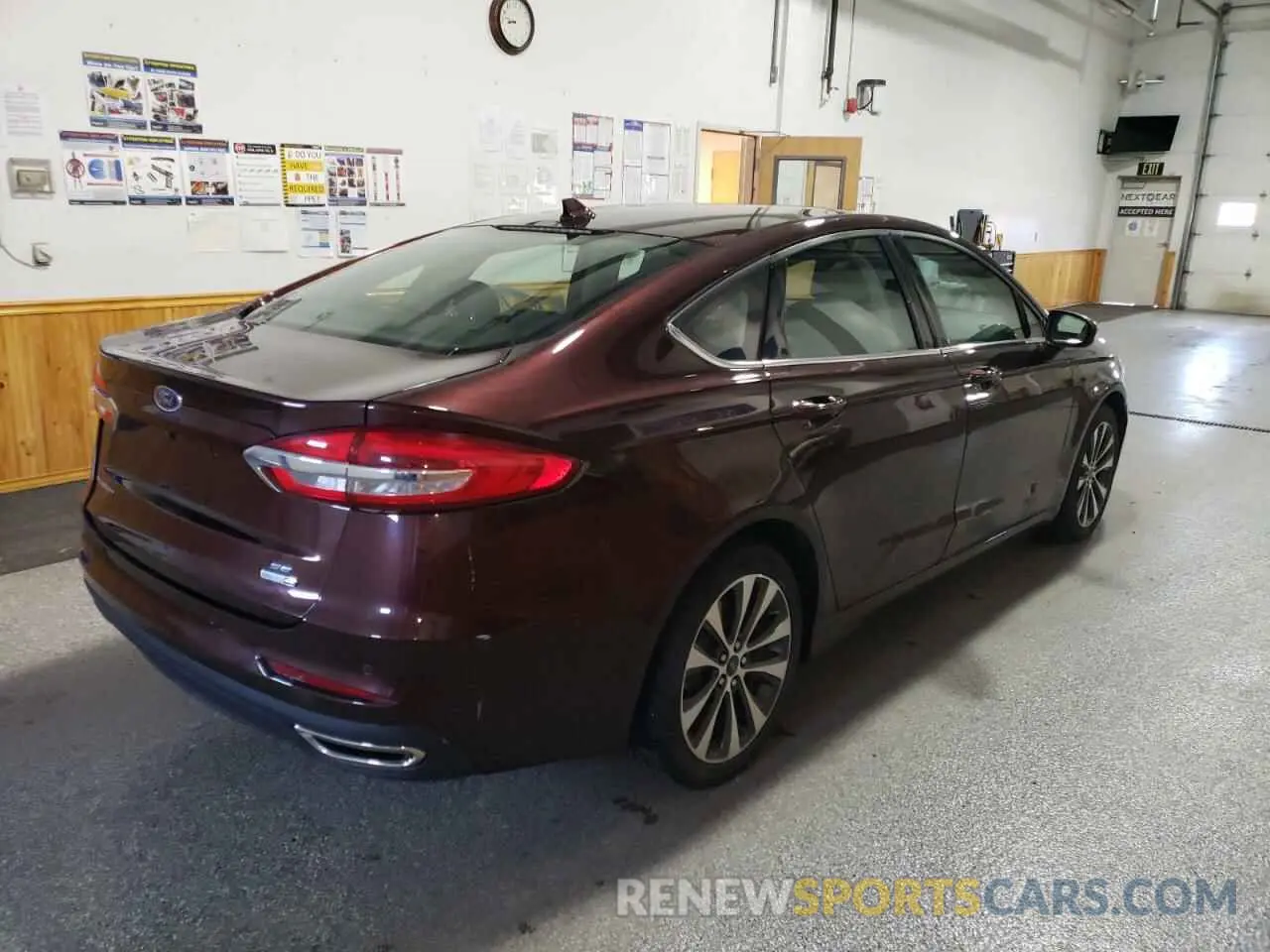 3 Фотография поврежденного автомобиля 3FA6P0T94KR179796 FORD FUSION 2019