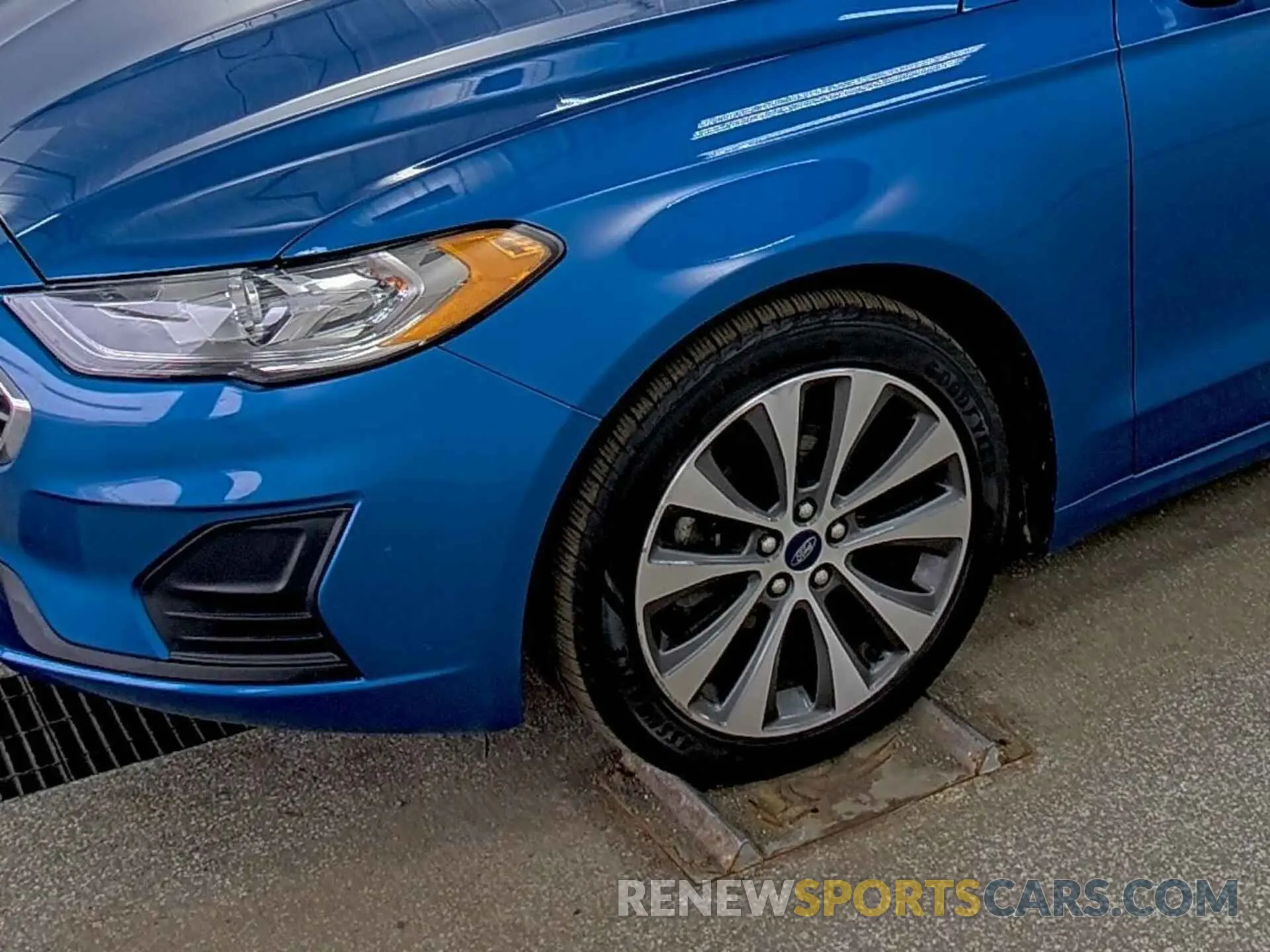 19 Фотография поврежденного автомобиля 3FA6P0T95KR152428 FORD FUSION 2019