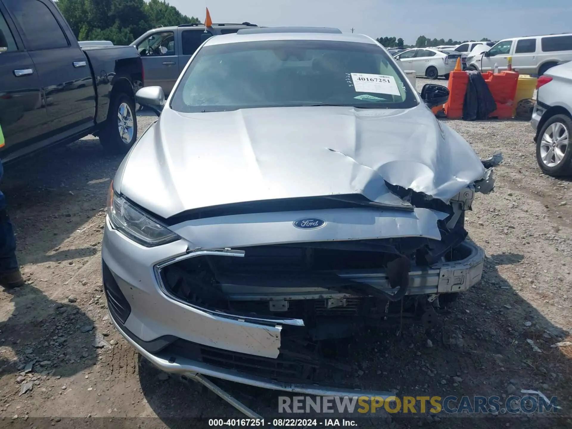 13 Photograph of a damaged car 3FA6P0T96KR269712 FORD FUSION 2019