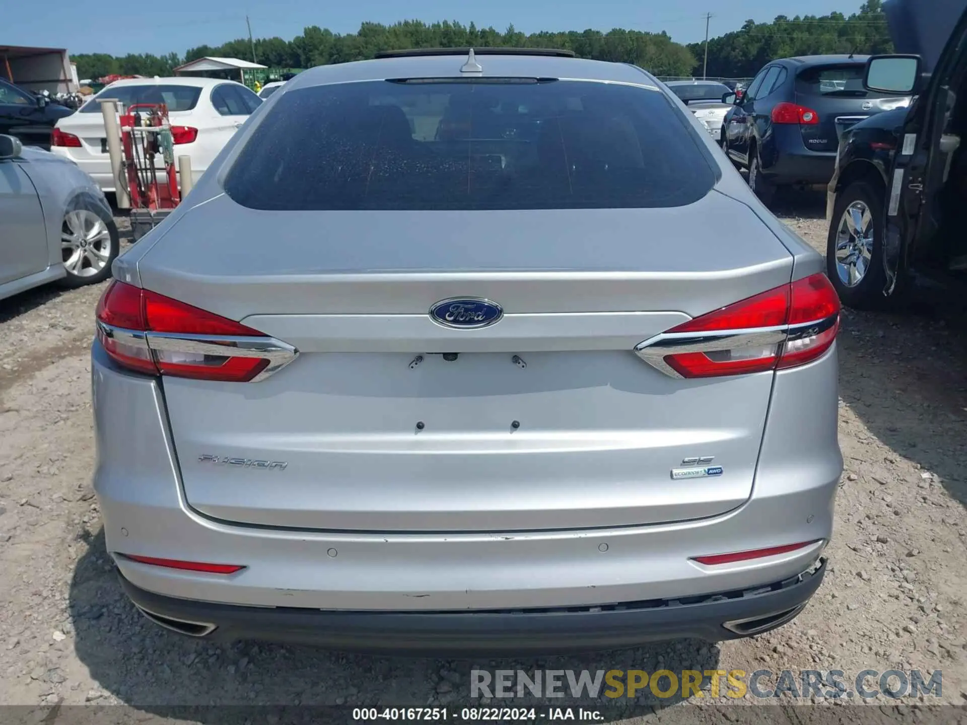 17 Photograph of a damaged car 3FA6P0T96KR269712 FORD FUSION 2019
