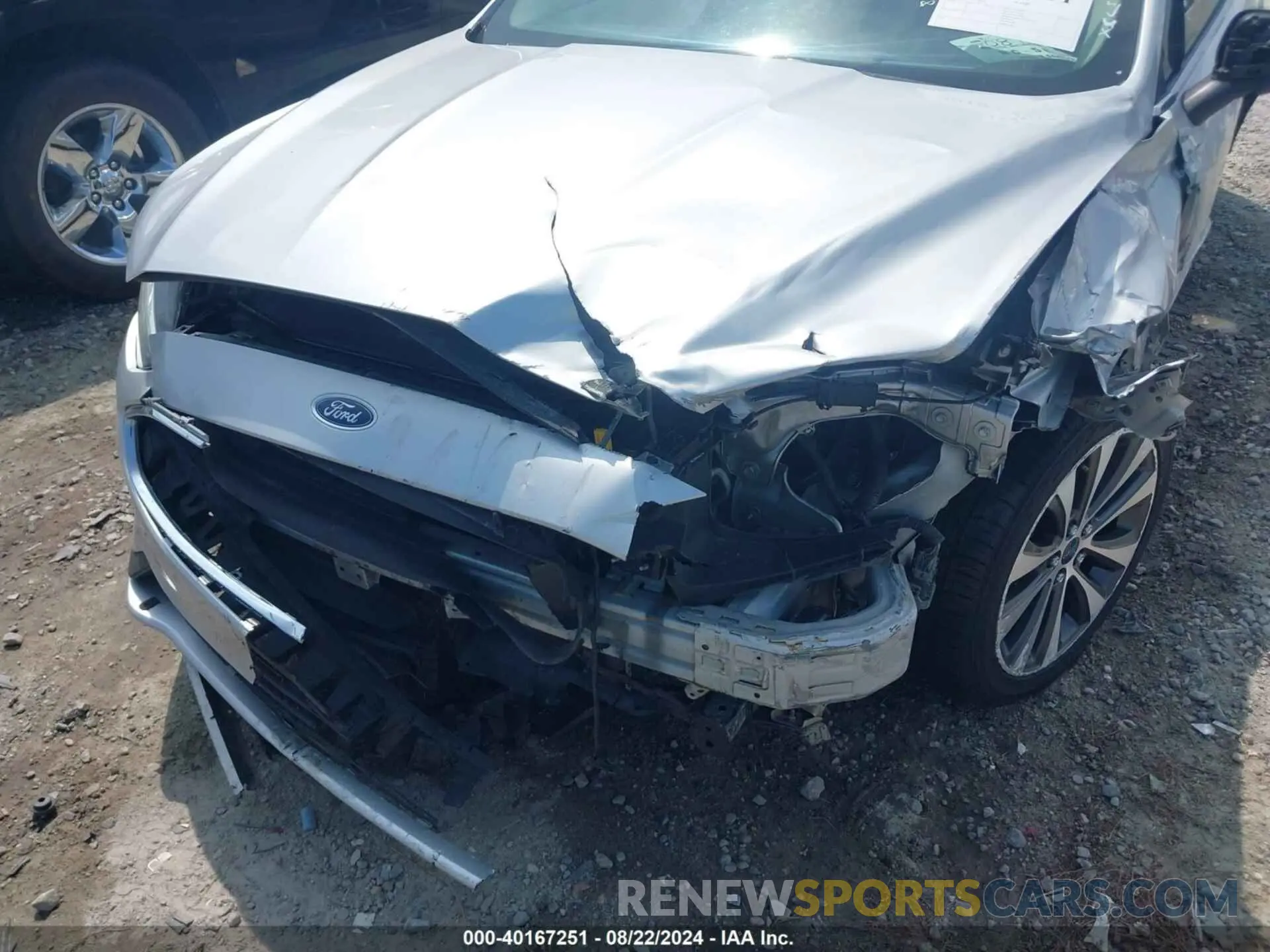 18 Photograph of a damaged car 3FA6P0T96KR269712 FORD FUSION 2019
