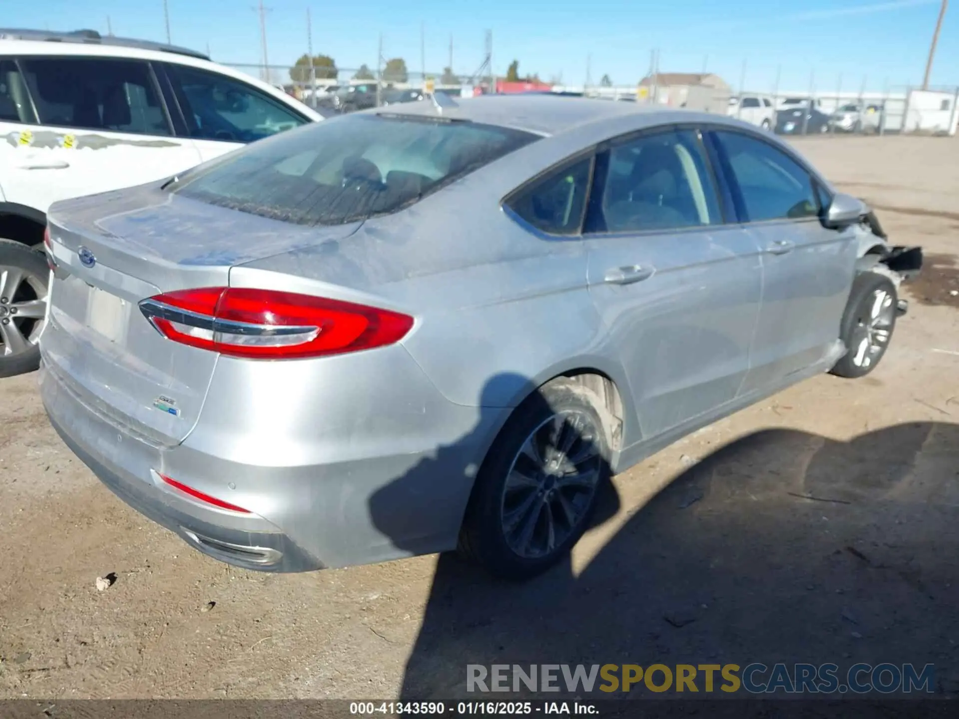 4 Фотография поврежденного автомобиля 3FA6P0T98KR233567 FORD FUSION 2019