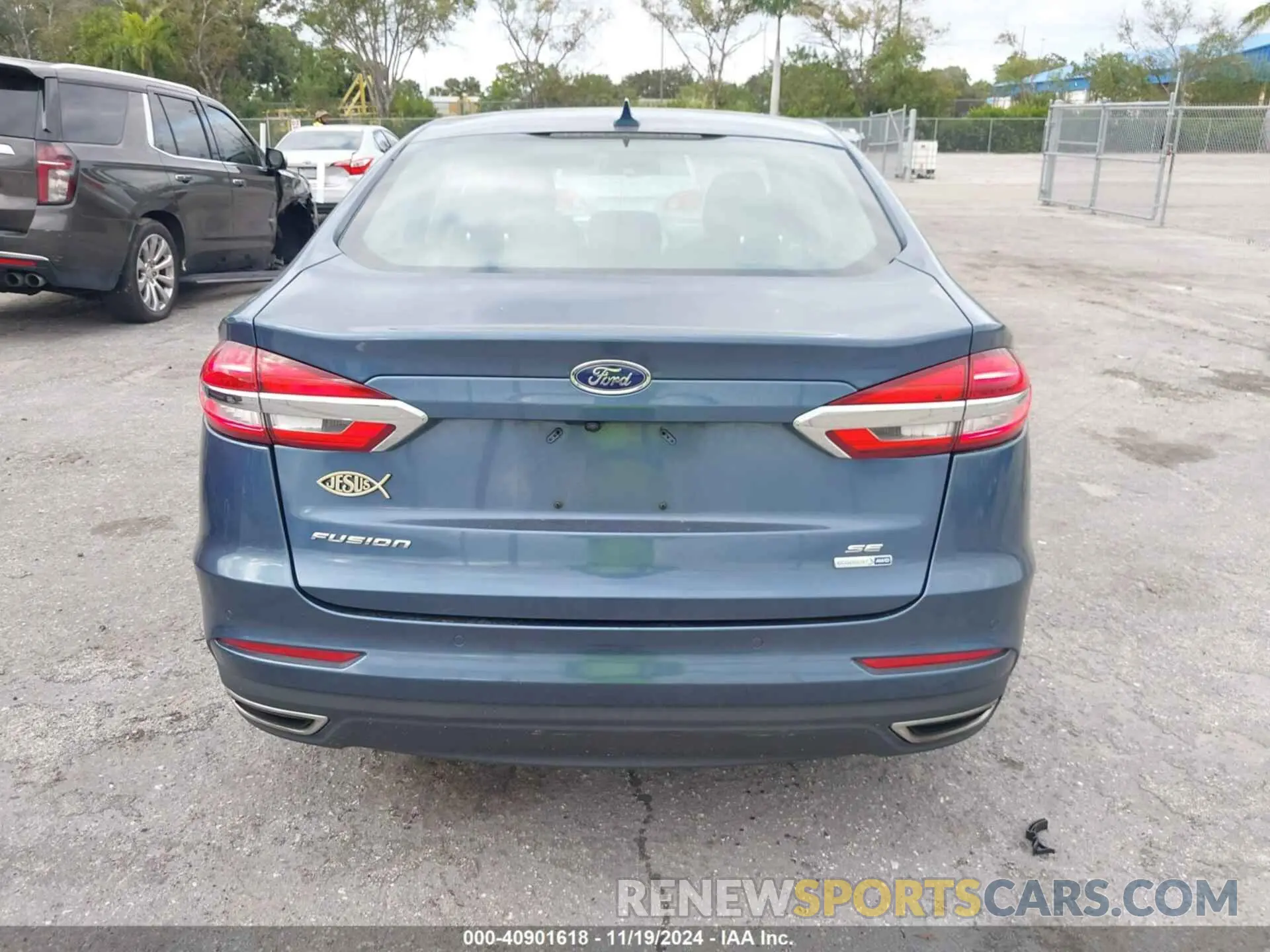 16 Photograph of a damaged car 3FA6P0T98KR233861 FORD FUSION 2019