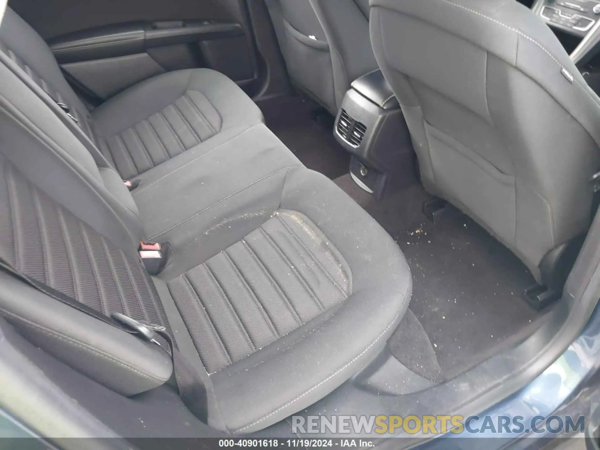 8 Photograph of a damaged car 3FA6P0T98KR233861 FORD FUSION 2019
