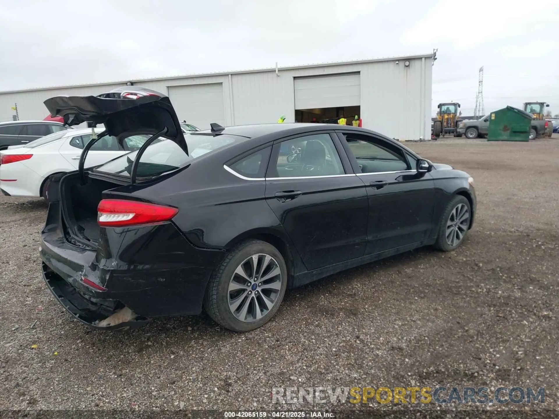 4 Photograph of a damaged car 3FA6P0T98KR261076 FORD FUSION 2019
