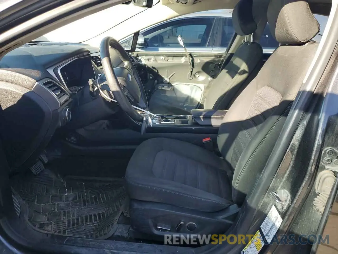 7 Фотография поврежденного автомобиля 3FA6P0T98KR269971 FORD FUSION 2019