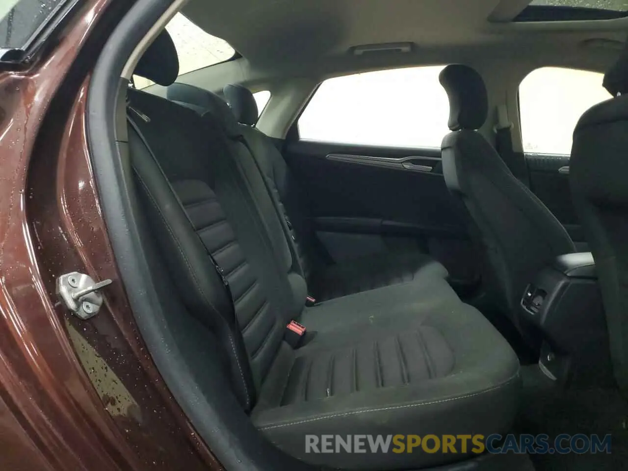 10 Photograph of a damaged car 3FA6P0T99KR132005 FORD FUSION 2019
