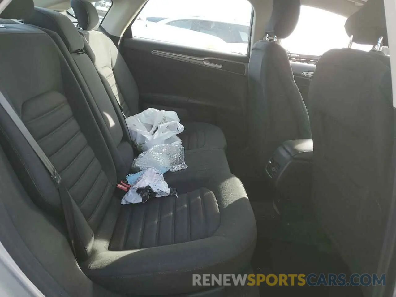 10 Photograph of a damaged car 3FA6P0T99KR237983 FORD FUSION 2019
