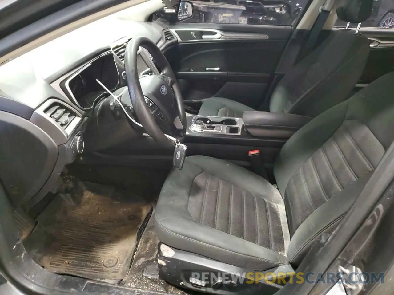 7 Photograph of a damaged car 3FA6P0T9XKR247700 FORD FUSION 2019