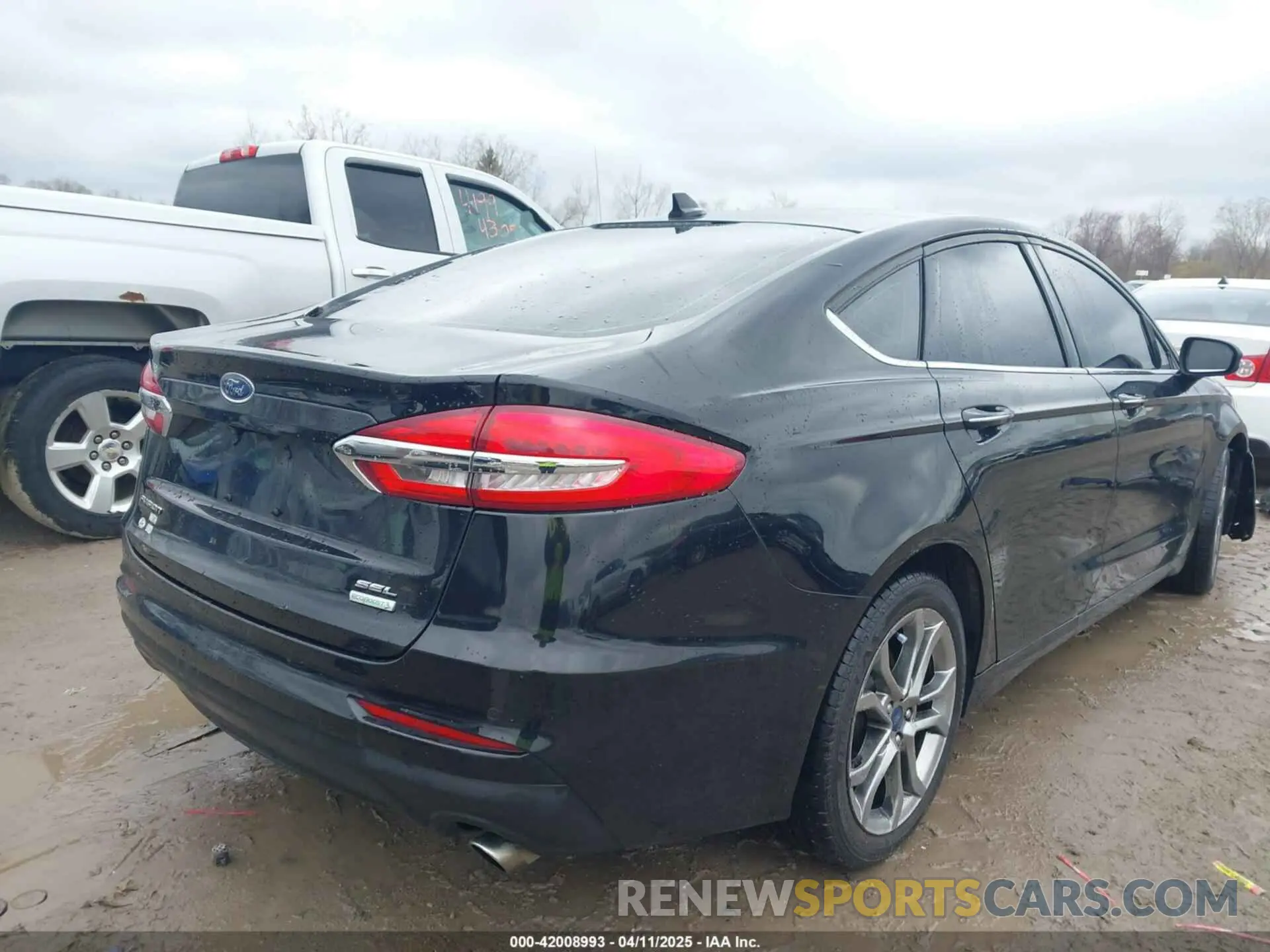 4 Фотография поврежденного автомобиля 3FA6P0CD0LR263247 FORD FUSION 2020