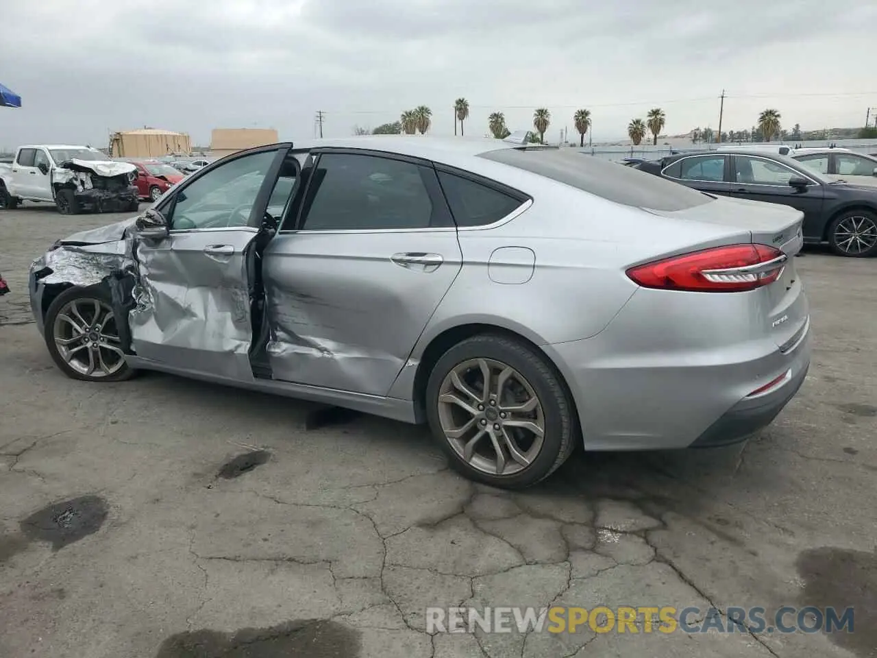 2 Photograph of a damaged car 3FA6P0CD1LR118217 FORD FUSION 2020