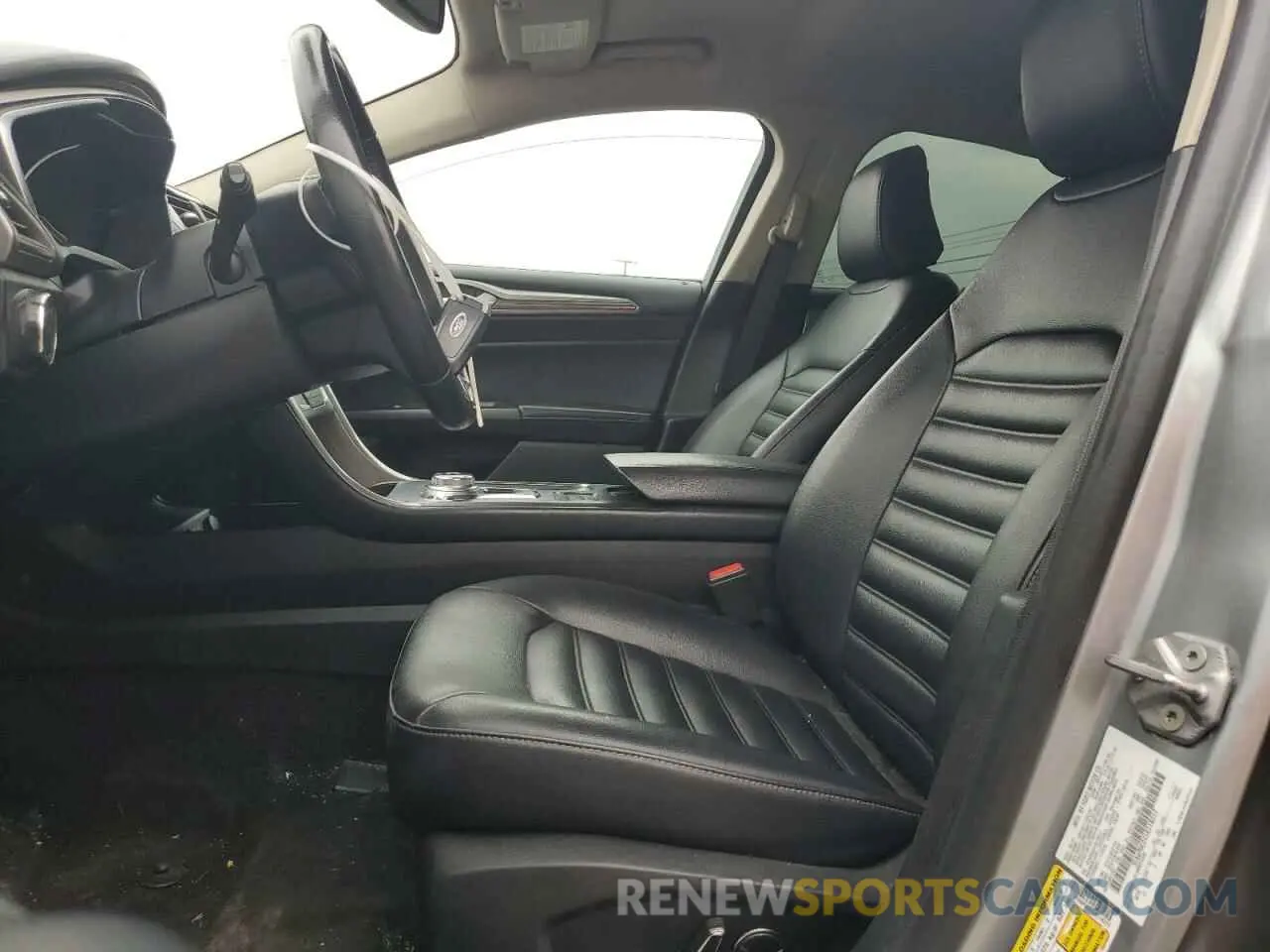 7 Photograph of a damaged car 3FA6P0CD1LR118217 FORD FUSION 2020