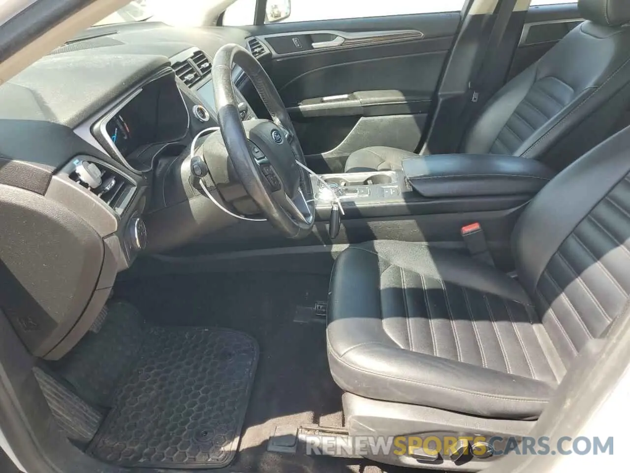 7 Photograph of a damaged car 3FA6P0CD1LR176294 FORD FUSION 2020