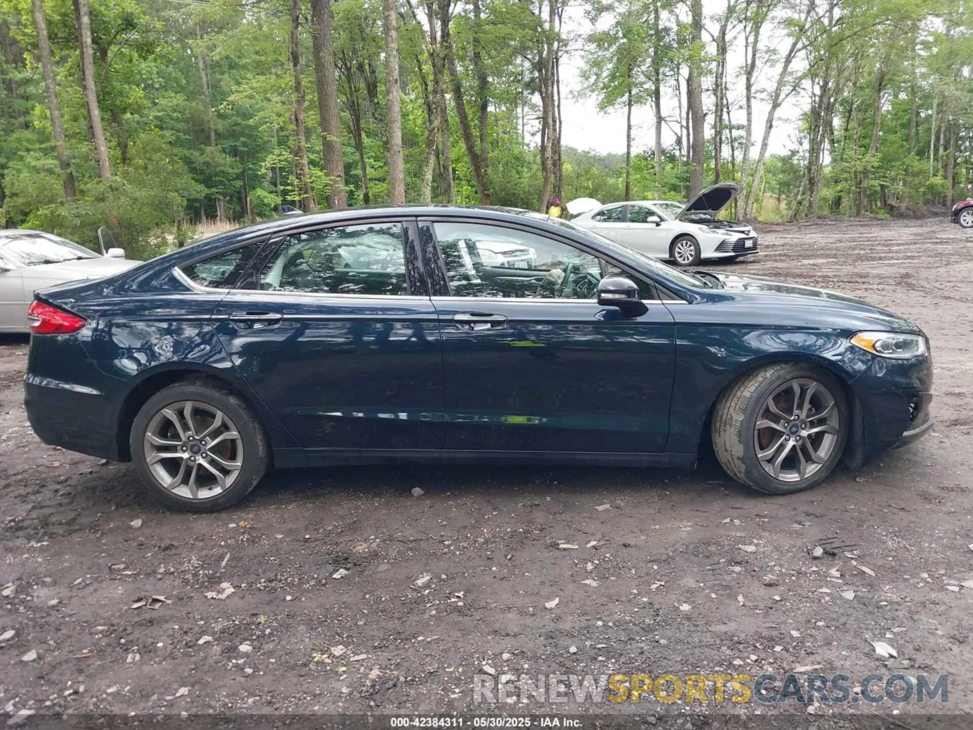 13 Фотография поврежденного автомобиля 3FA6P0CD1LR180409 FORD FUSION 2020